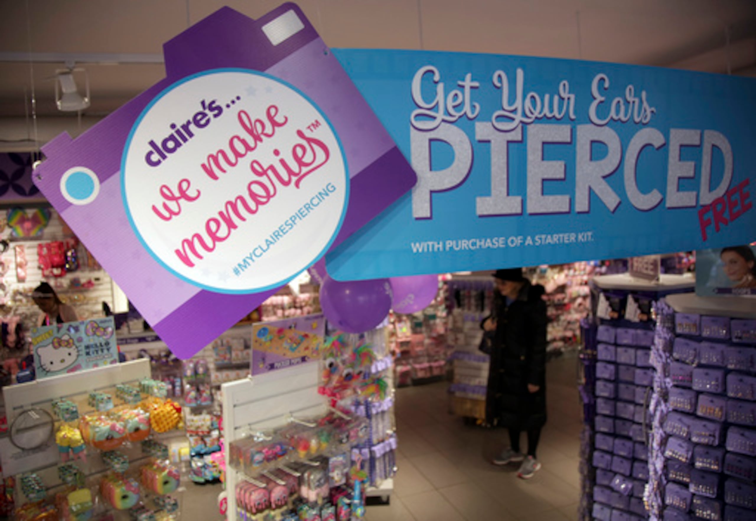 Claire’s opera más de 2,750 tiendas Claire’s en 17 países de América del Norte.