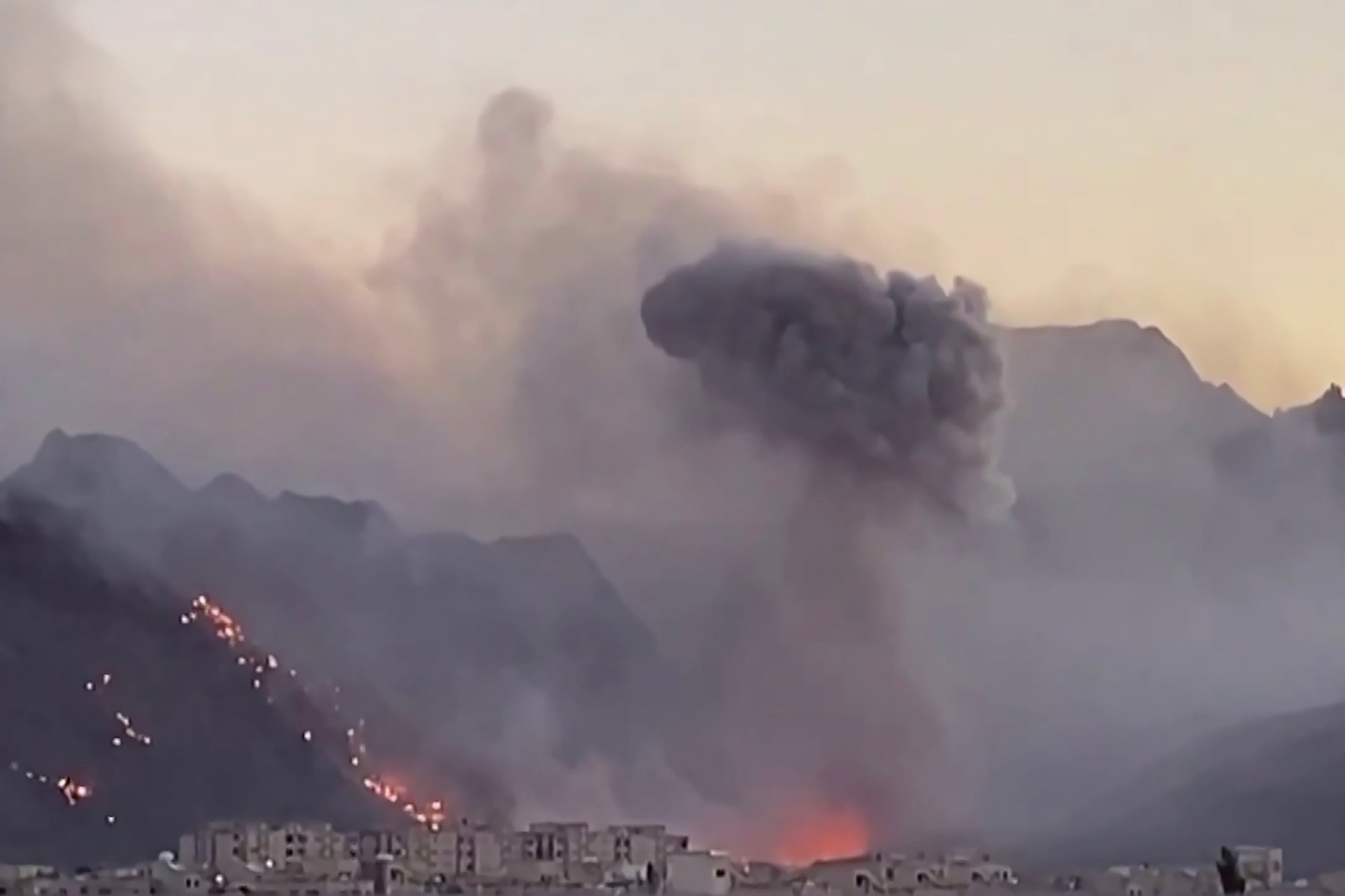 Irán disparó el viernes contra objetivos en todo Oriente Medio, al tiempo que Teherán continuaba presionando a Israel y sus vecinos árabes del golfo Pérsico.