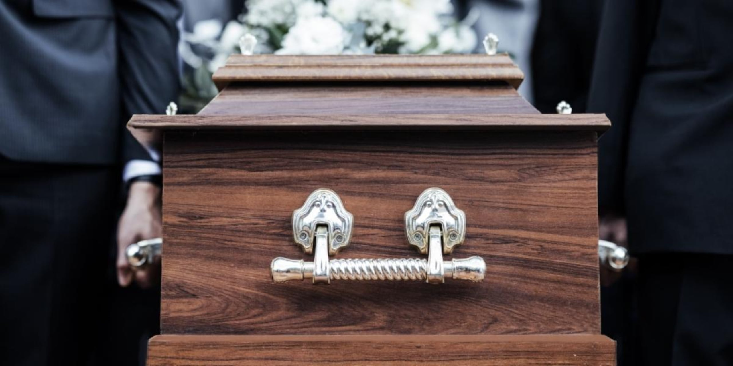 En total, 12 personas fueron heridas.