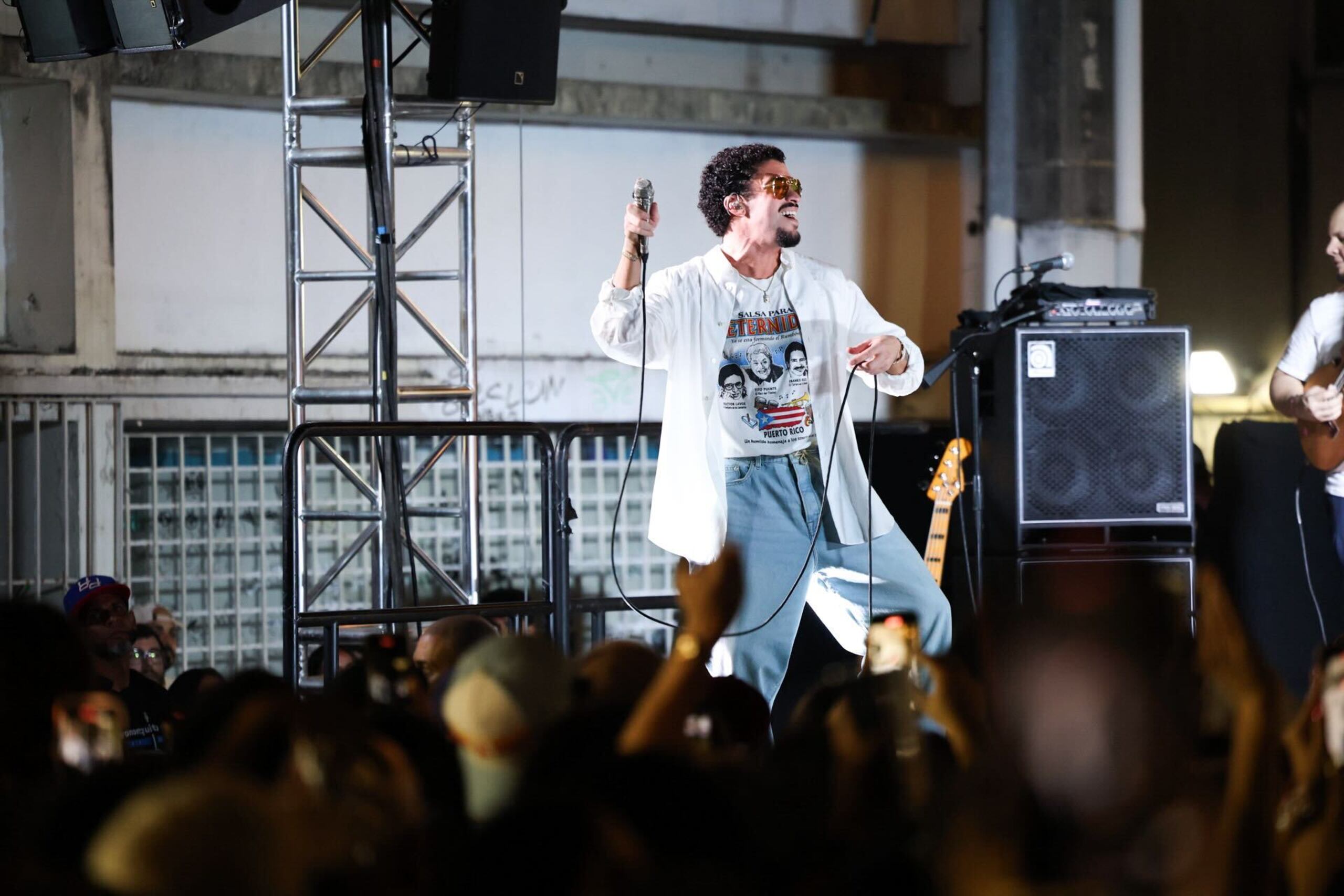 El exponente urbano ofreció un espectáculo gratuito en la barra "El Boricua" en enero.