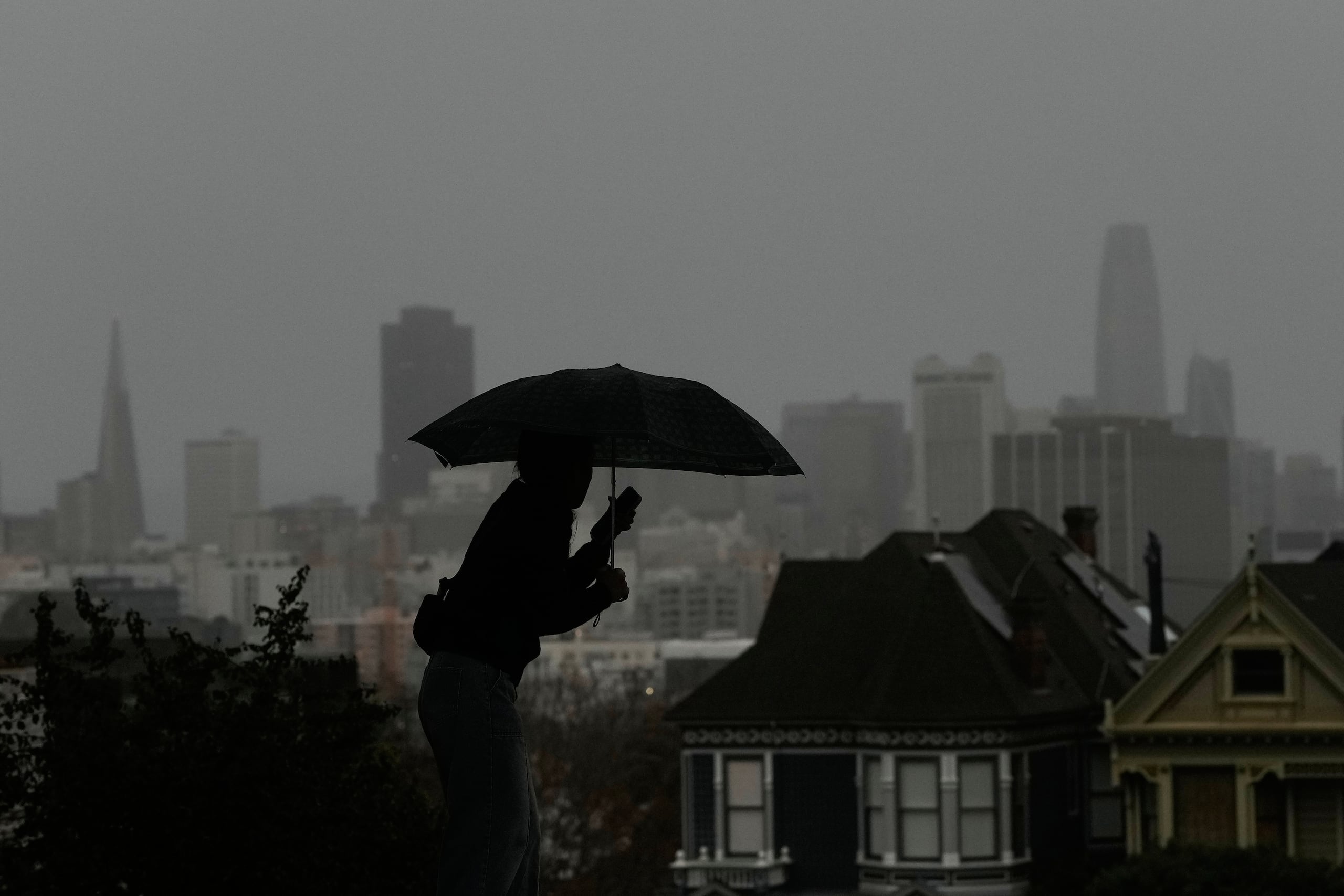 El Niño amenaza con potenciar un invierno con lluvias y nevadas muy por encima de lo normal en California.