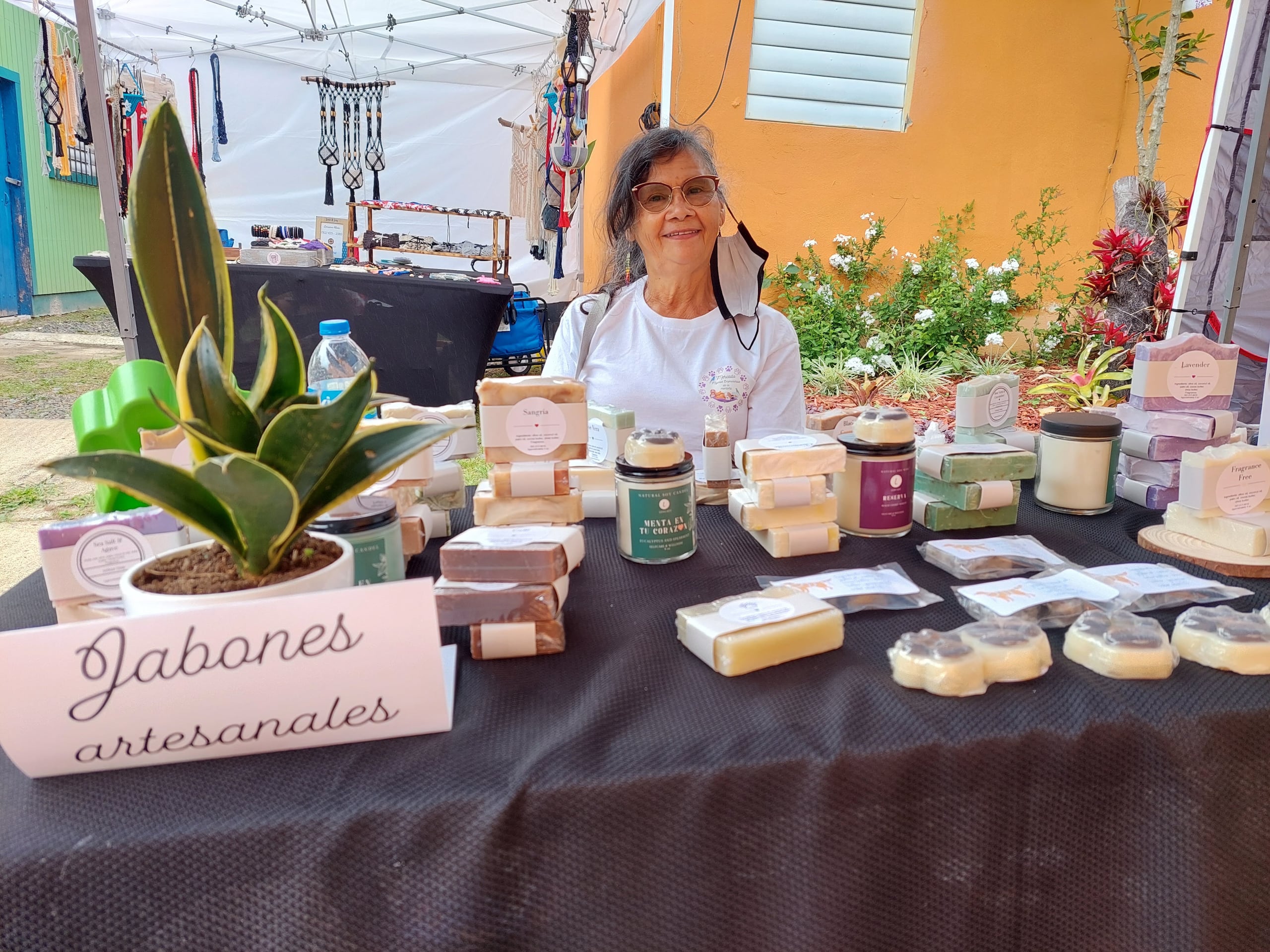 El Mercado de Mujeres Empresarias de la Montaña no solo busca generar ingresos para las mujeres participantes, sino también crear un espacio donde las personas puedan ver todo lo que estas mujeres son capaces de lograr.