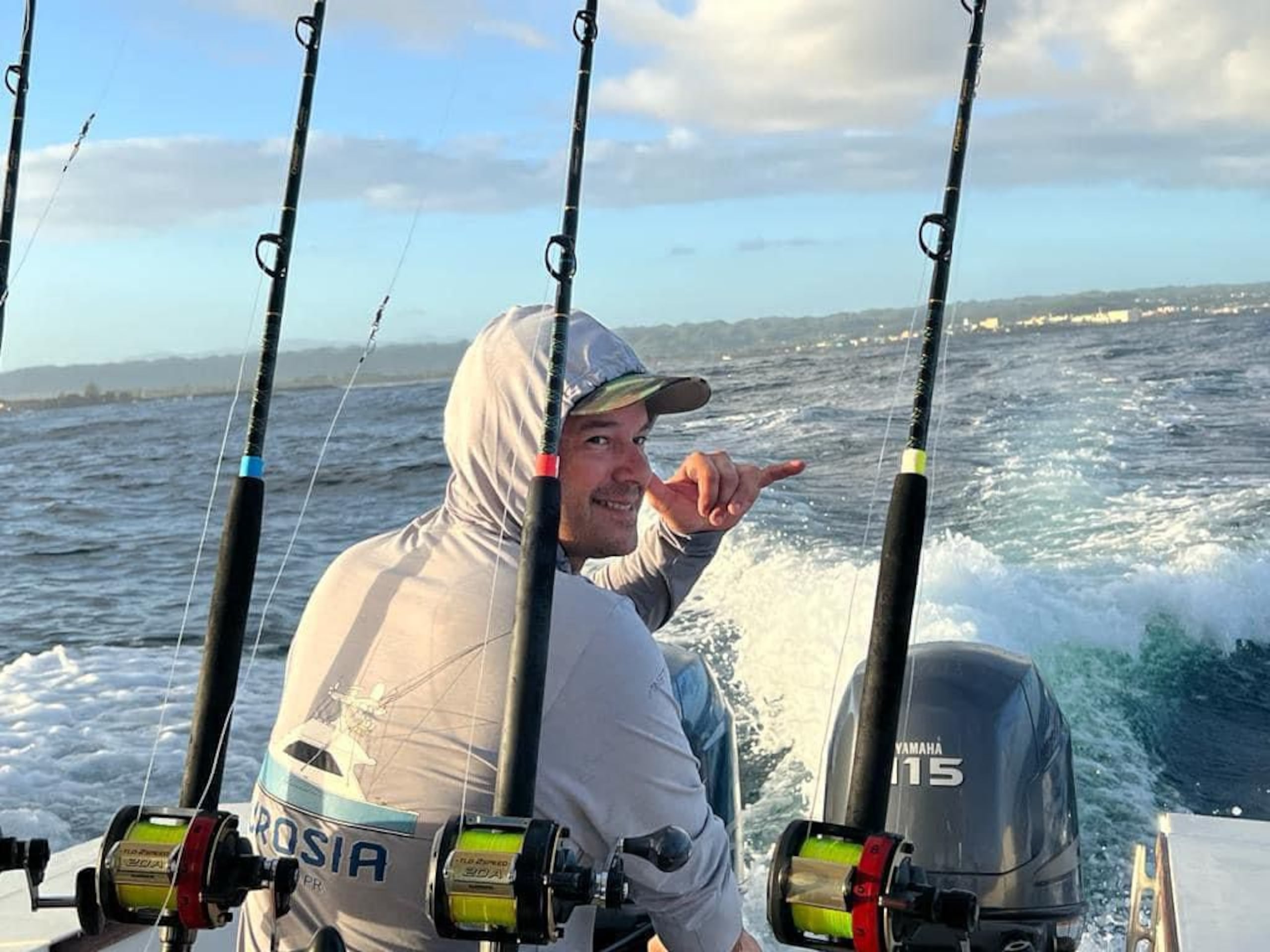 José Iván Castillo Maxón era capitán de botes de lujo y practicaba el deporte de la pesca y el surfing.