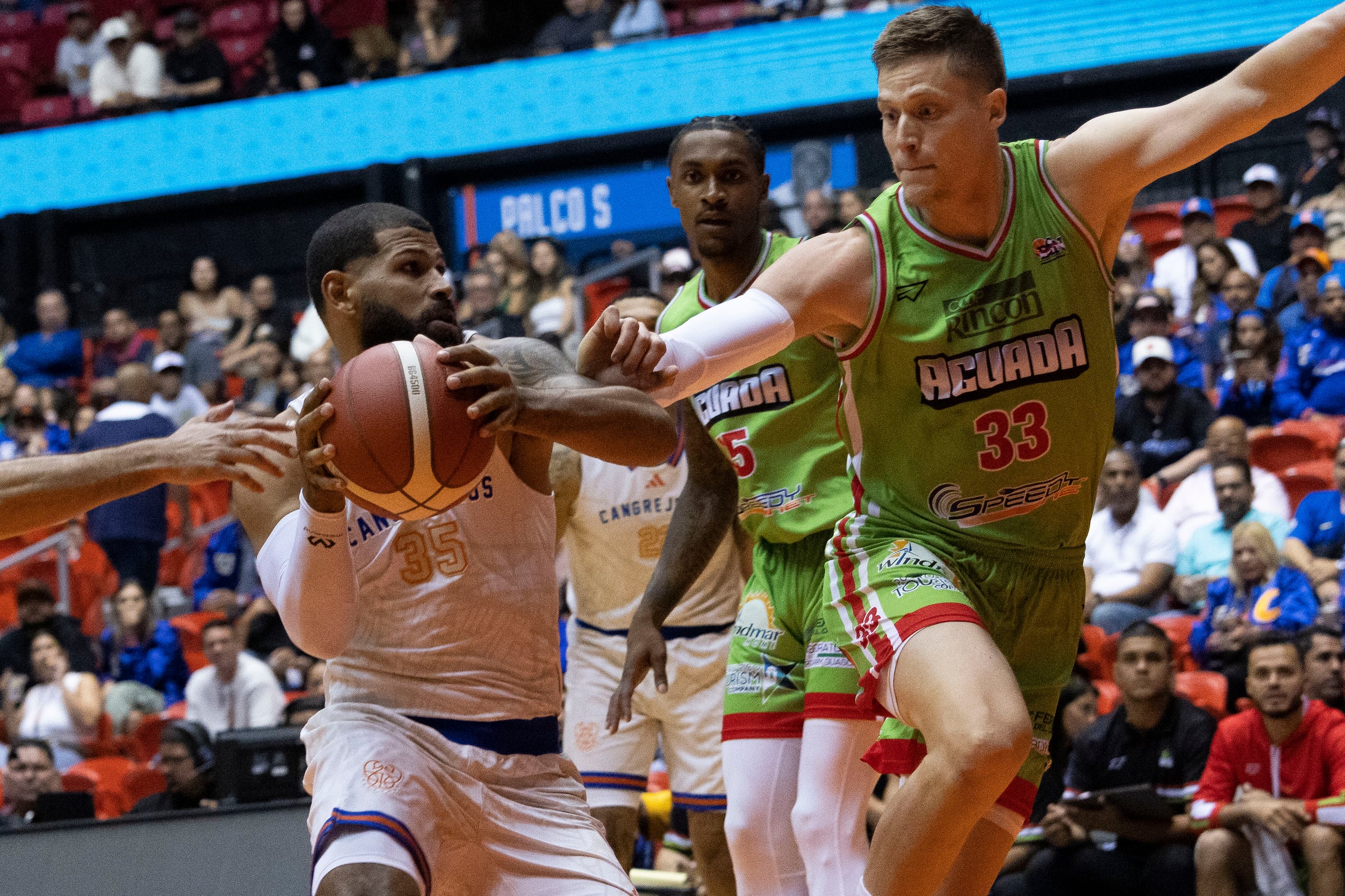 Ángel Matías y los Cangrejeros están cayendo en ritmo.