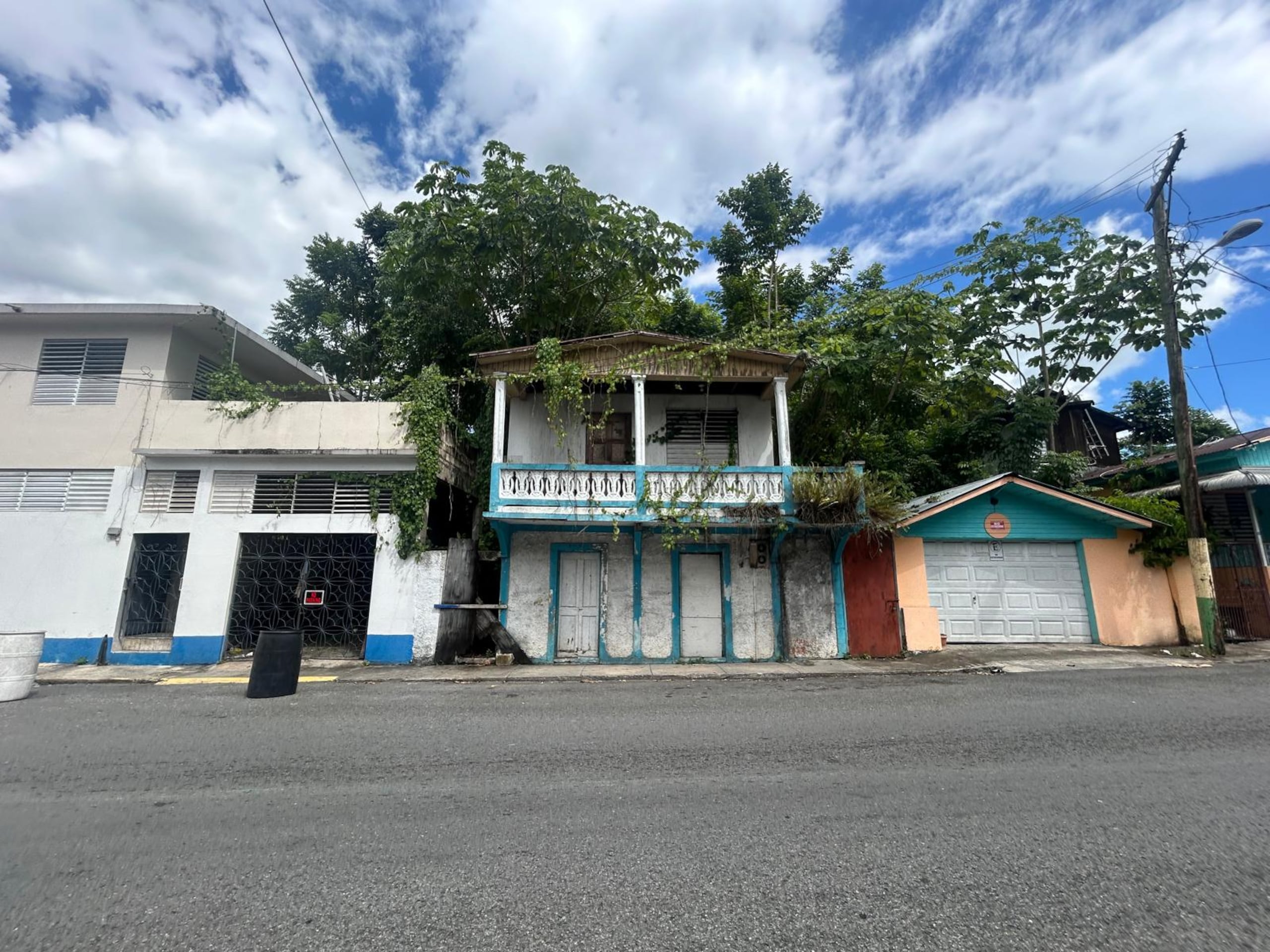 La falta de vivienda y la proliferación de edificios abandonados preocupan a los ciudadanos.