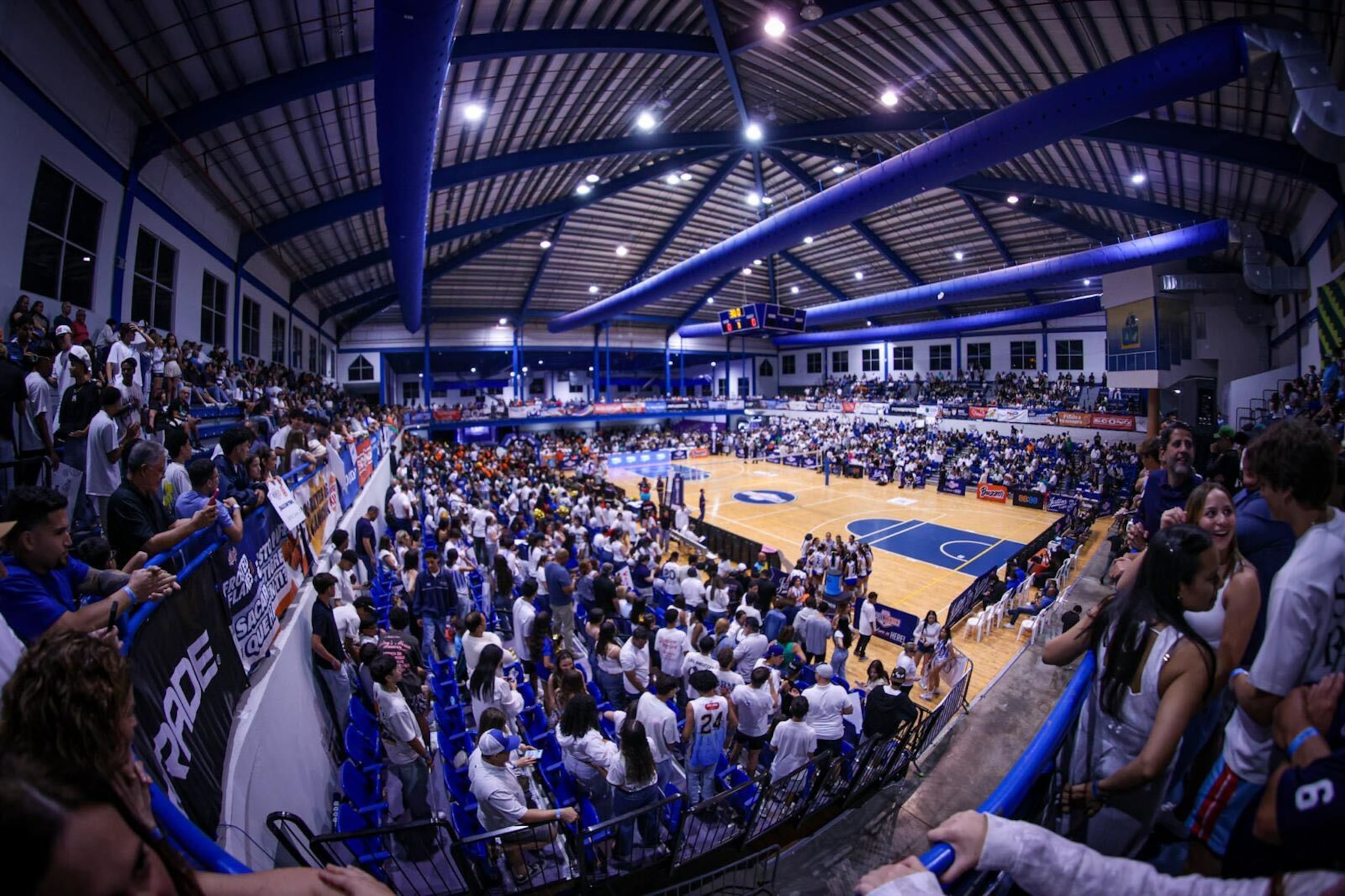 El Coliseo Fernando "Rube" Hernández durante la pasada Copa Buzzer Beater, celebrada en noviembre.