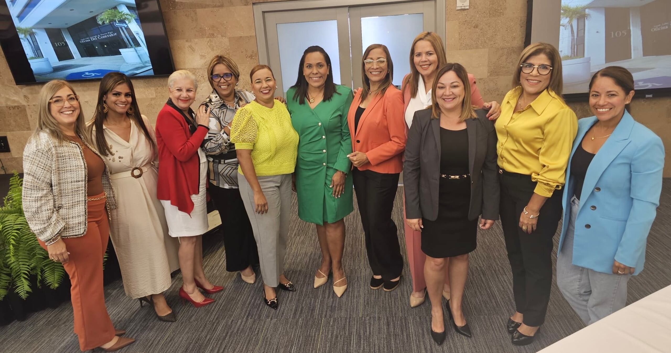 En la foto, 11 de las 12 alcaldesas que tendrá Puerto Rico en el próximo cuatrienio. No está presente la alcalde de Aguas Buenas, Karina Nieves.