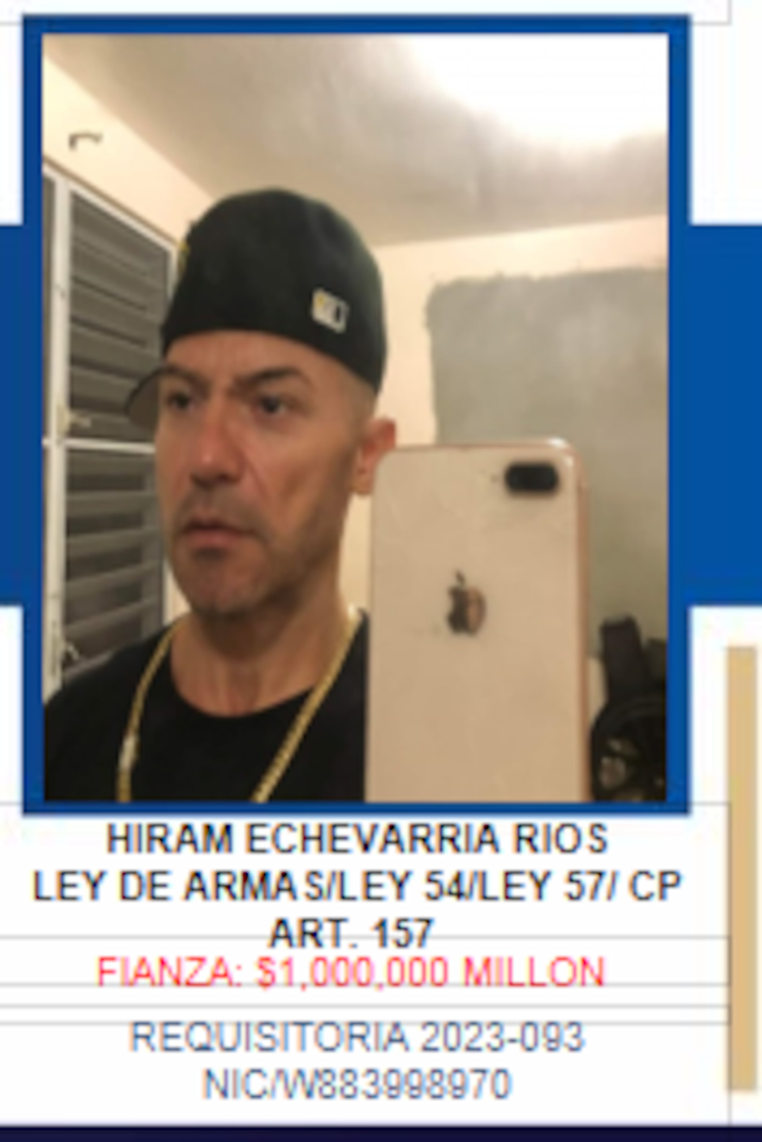 Contra Hiram Echevarría Ríos, alias “Choki”, pesaba una orden de arresto por violación a la Ley para Prevención e Intervención con la Violencia Doméstica, violación a seis artículos de la Ley de Armas, secuestro agravado y maltrato de menores.