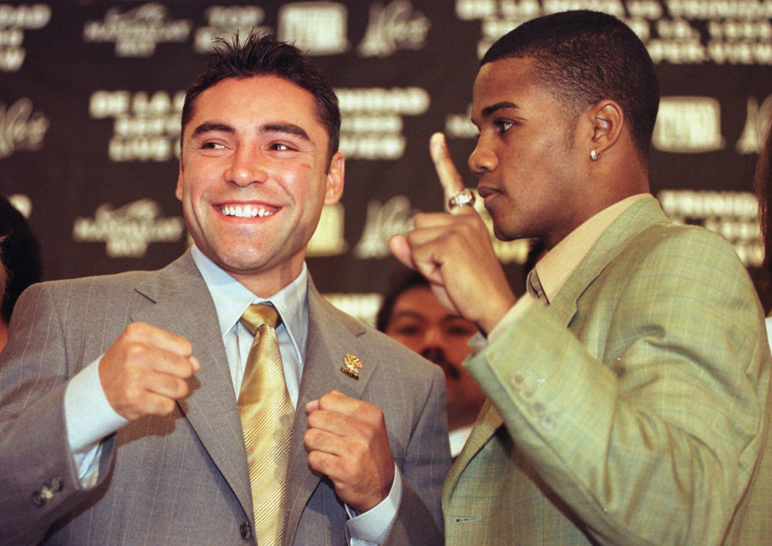 Oscar de la Hoya y Félix "Tito" Trinidad durante su gira promocional rumo a "La Pelea del Milenio".