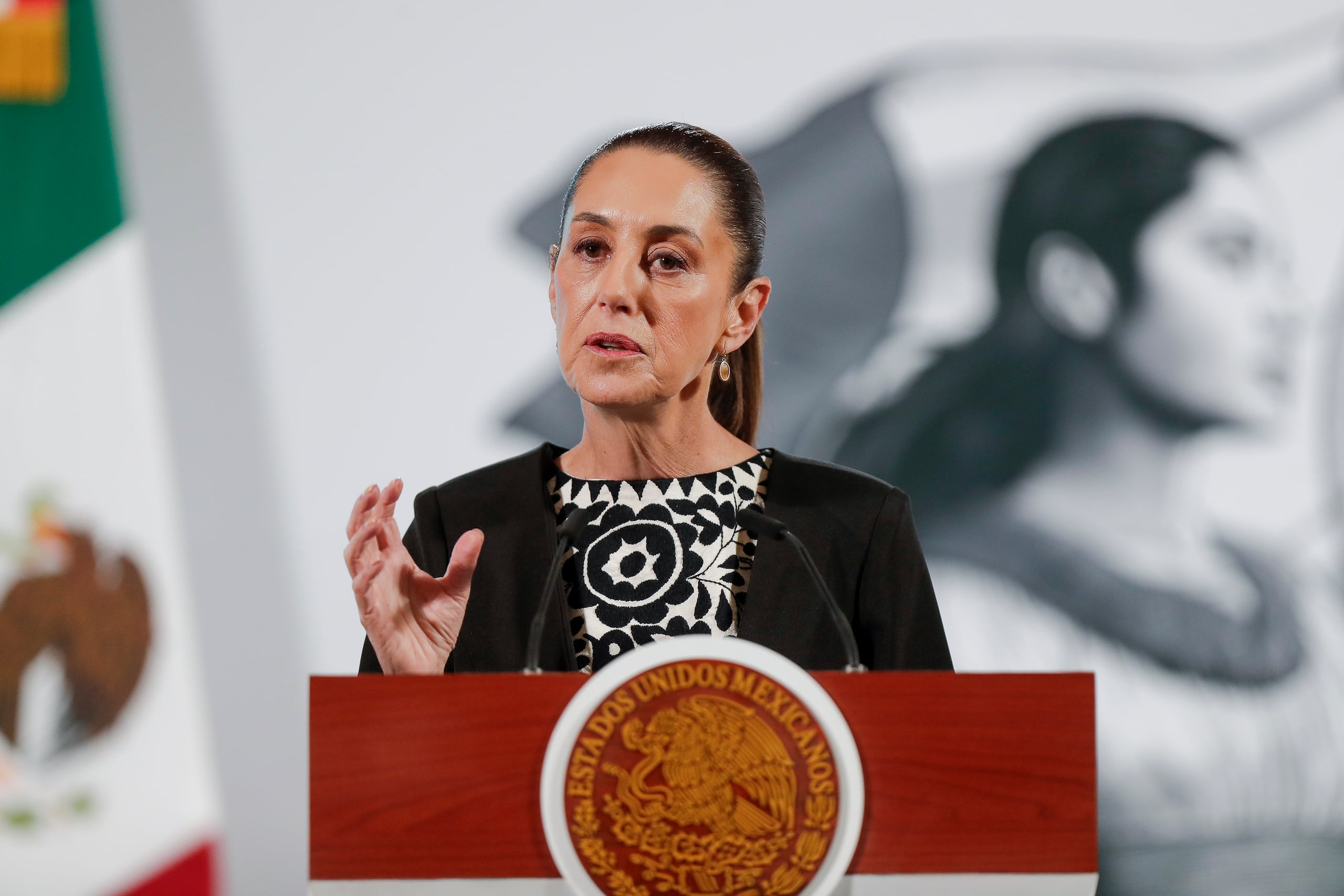 Sheinbaum insistió en analizar los decretos de Trump con "cabeza fría" al reiterar que priorizará la coordinación con respeto a las soberanías para el narcotráfico, la reducción de homicidios y el trasiego de armas de Estados Unidos a México.