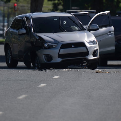 FOTOS: Matan a conductor en Toa Baja
