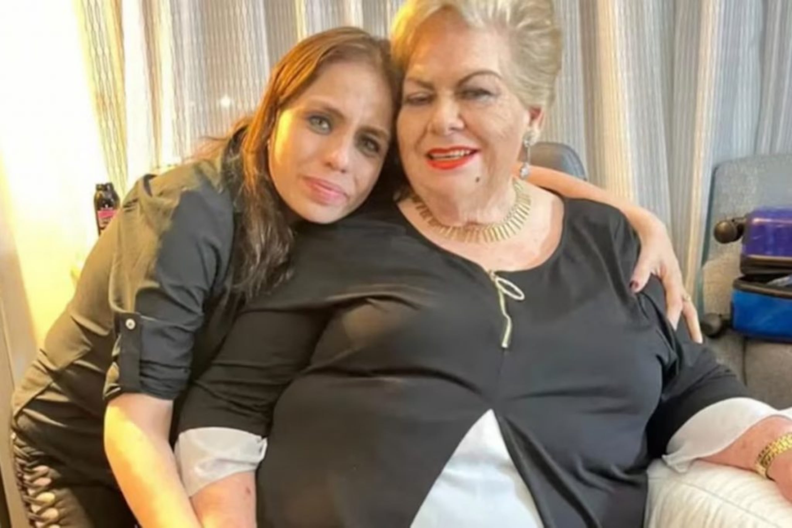Martha Elena Martínez Viveros, hija de la cantante Paquita la del Barrio, siempre mantuvo una relación cariñosa con su mamá.