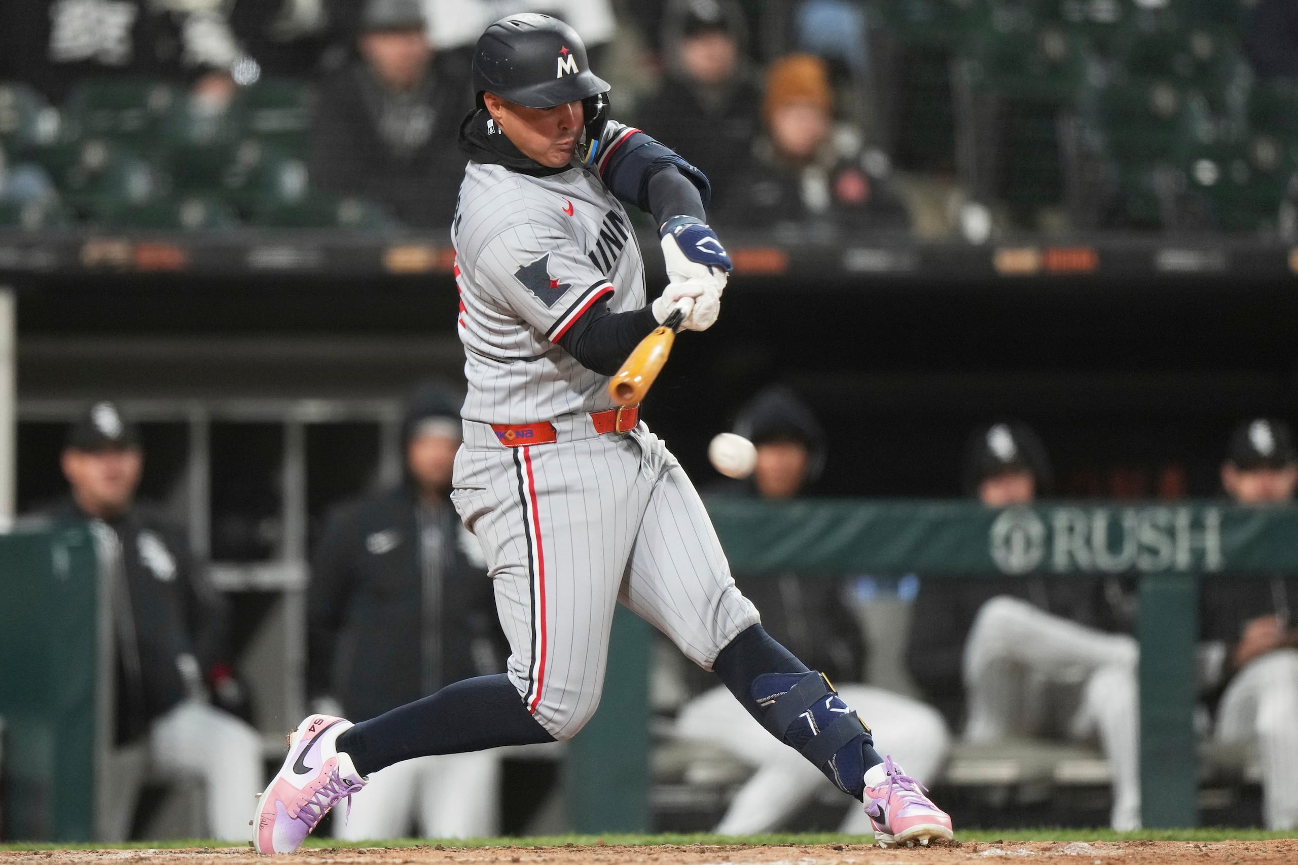 El boricua José Miranda con el uniforme de los Twins de Minnesota.