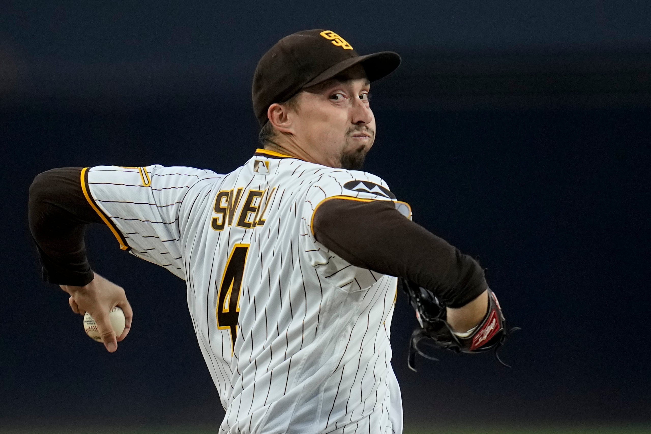 Blake Snell ganará $31 millones por año y tendrá derecho a rescindir del segundo año si opta por volver a la agencia libre el año que viene.