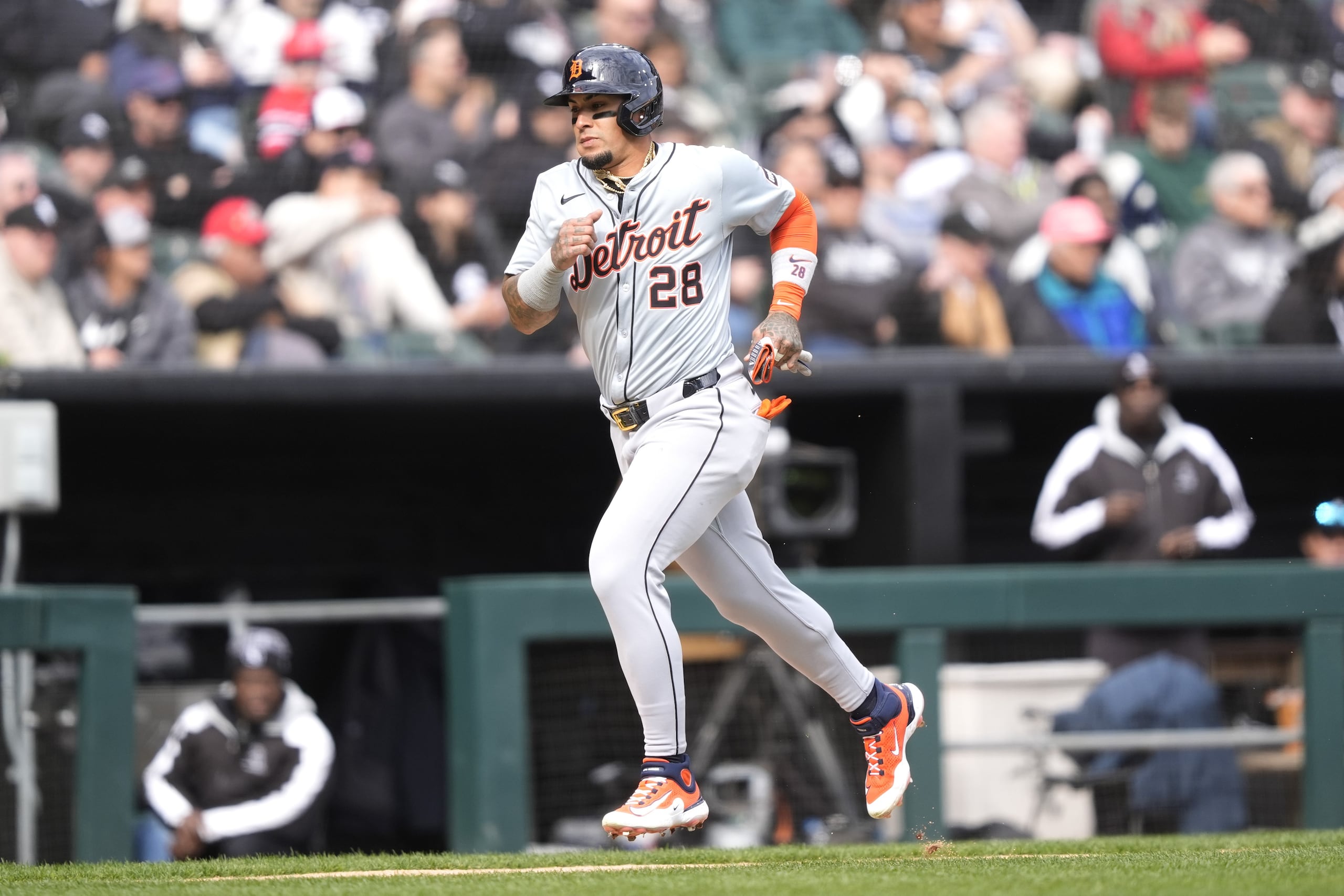 Javier Báez batea para 9-1 en los primeros dos partidos de temporada de los Tigers.