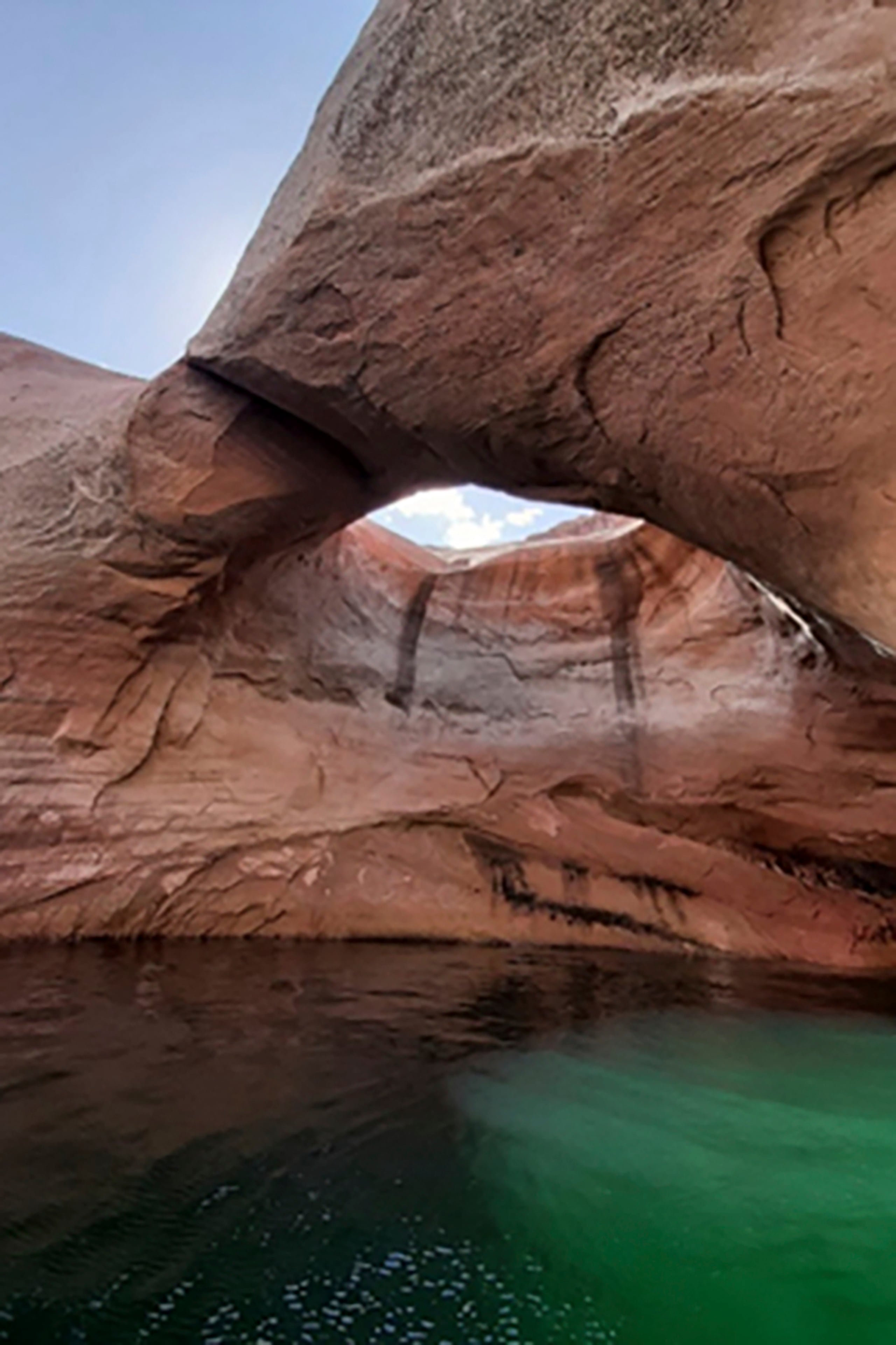 El arco se formó a partir de arenisca Navajo de 190 millones de años de antigüedad.