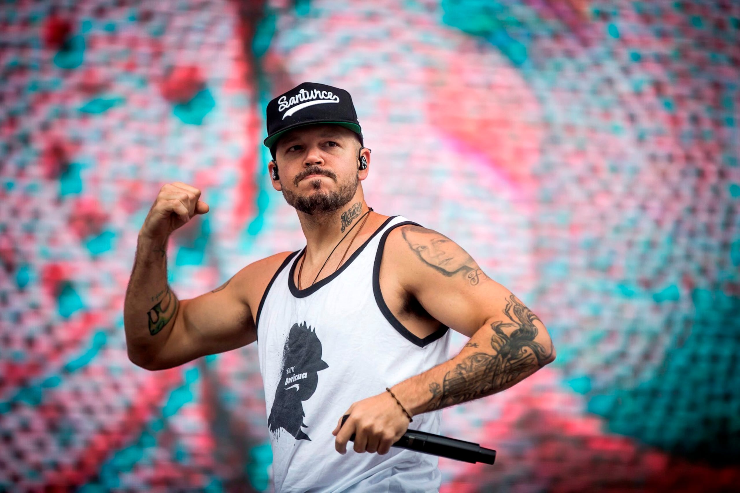 La revista especializada en español colocó al intérprete de “Bajo y batería” en la cima de su lista de los 50 mejores exponentes del rap en el mundo hispanohablante, de ayer y de hoy.