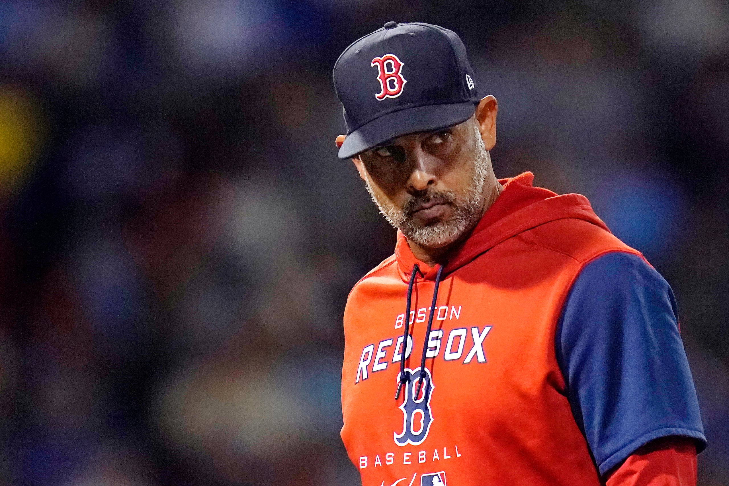Alex Cora estará al mando de los Red Sox por sexto ocasión en siete años cuando la campaña del 2024 arranque en la primavera del año que viene.