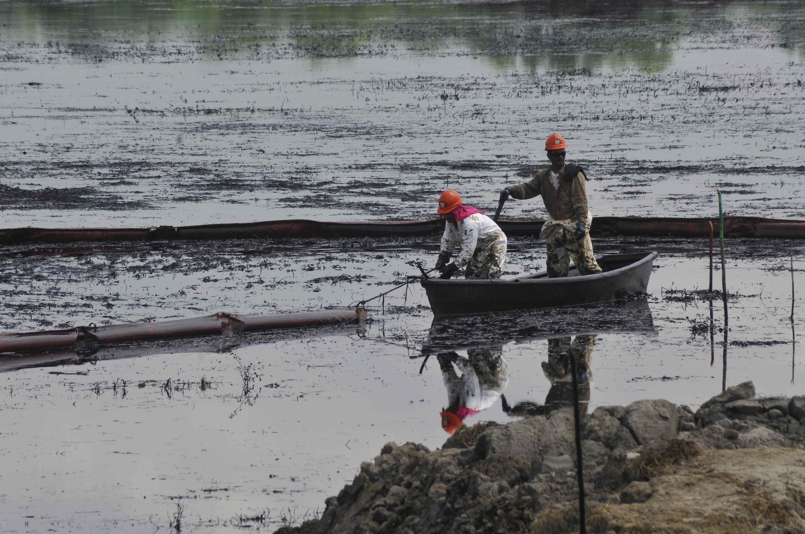 Pemex rechazó que la mancha de petróleo se hubise extendido 400 kilometros como denunciaron Greenpeace y otras organizaciones ambientales.