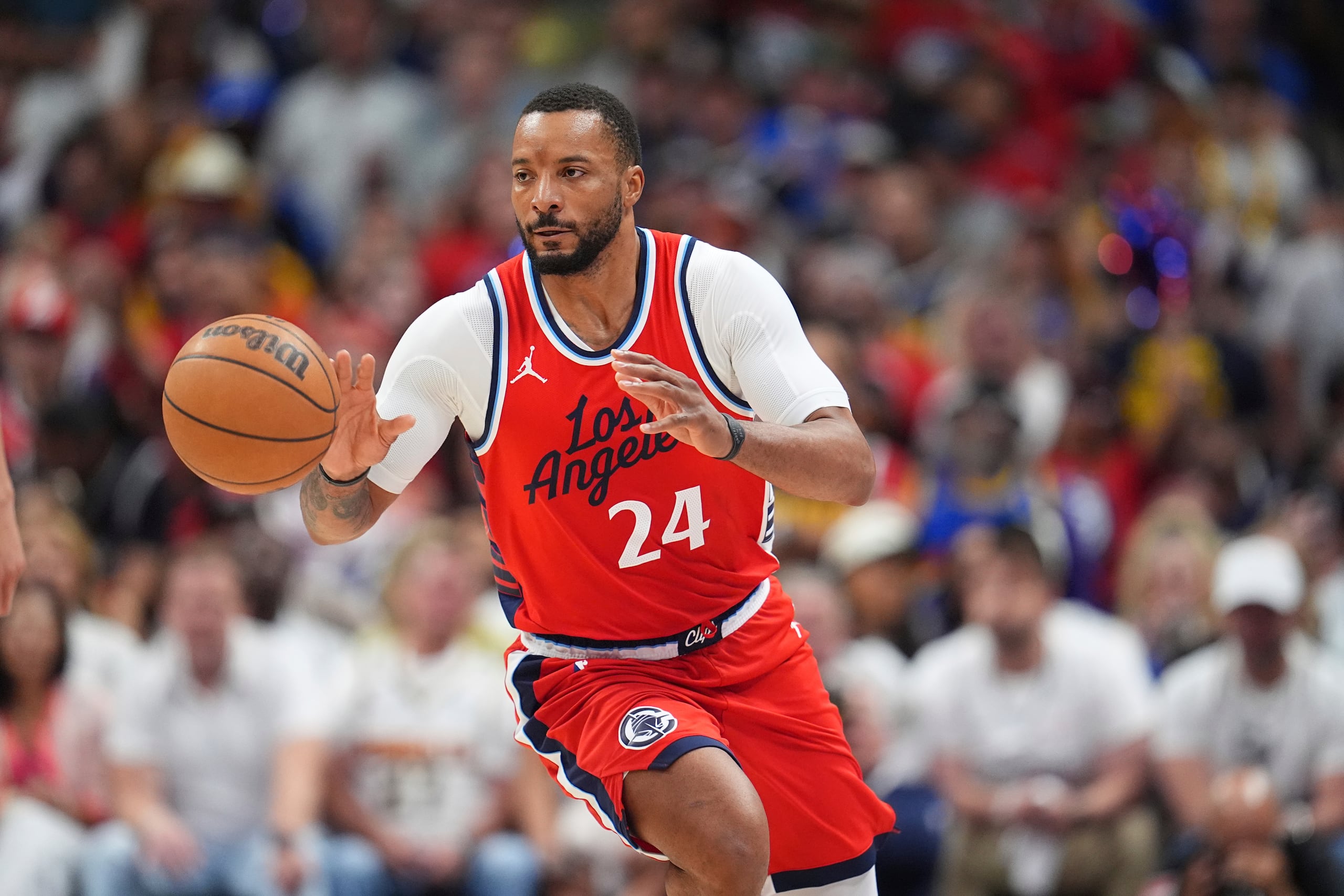 Norman Powell con uniforme de los Clippers.