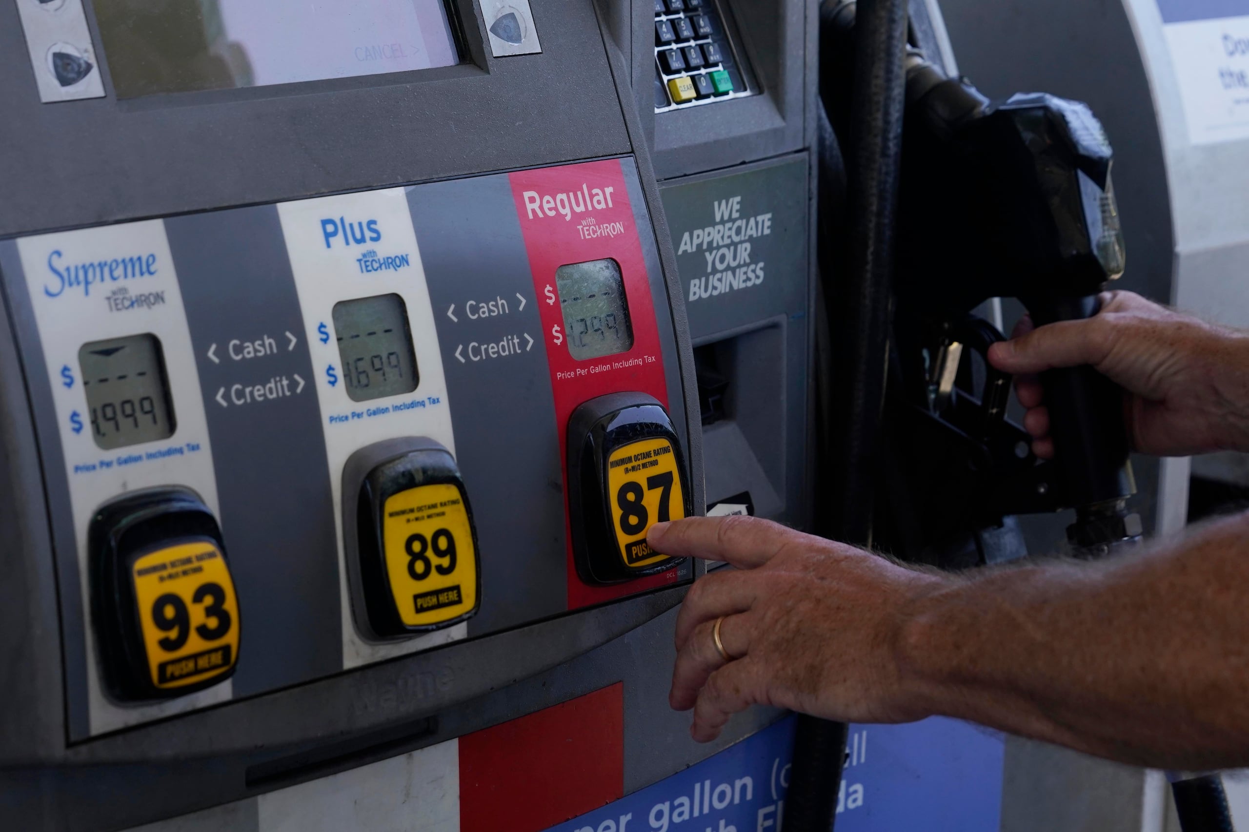 En la actualidad, el precio en bomba de la gasolina puede alcanzar $1.20 la regular, $1.37 la premium y $1.43 el diésel.