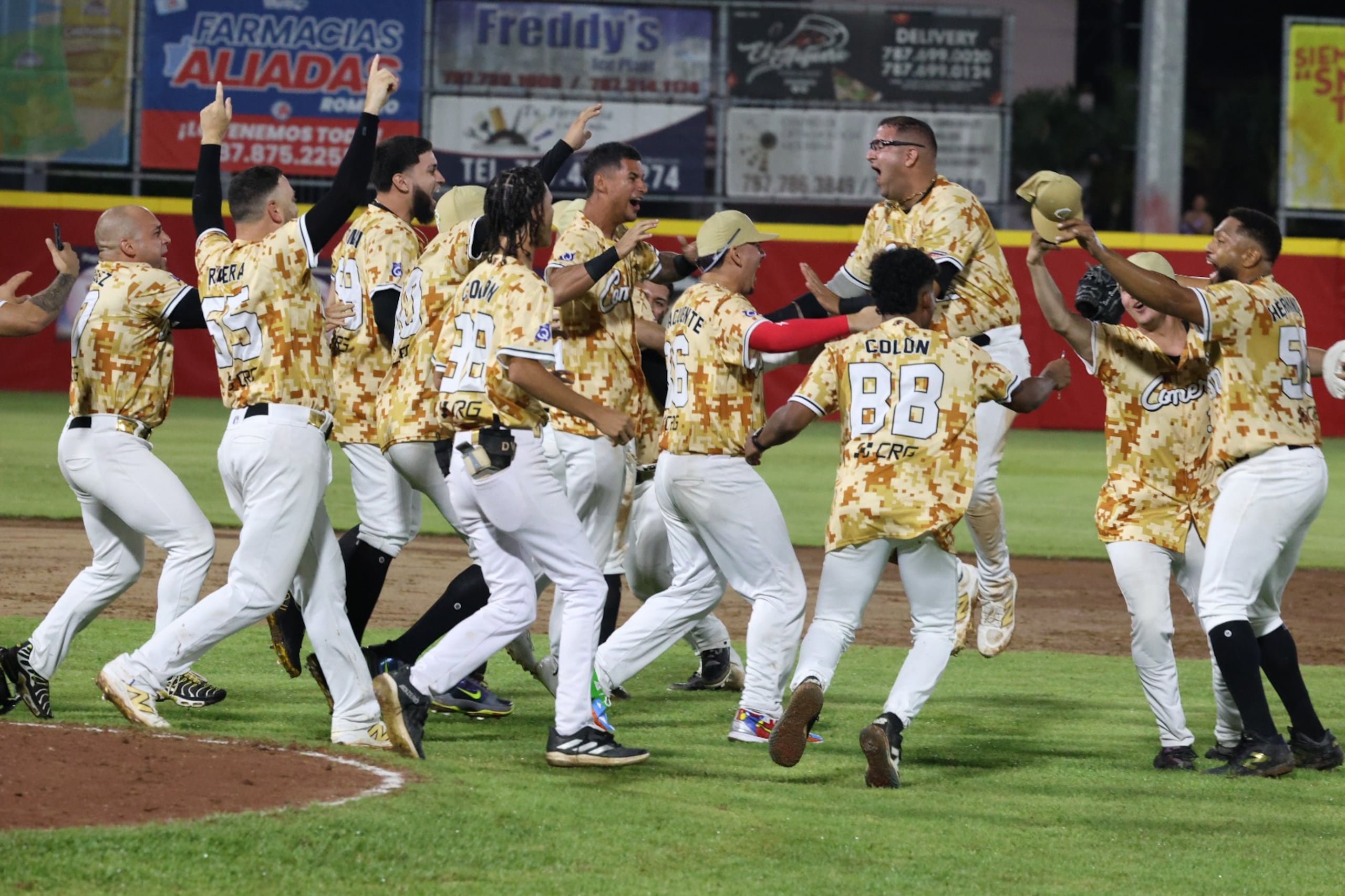 Los Pescadores del Plata de Comerío acabaron con la racha de cuatro títulos seccionales corridos de Cayey.