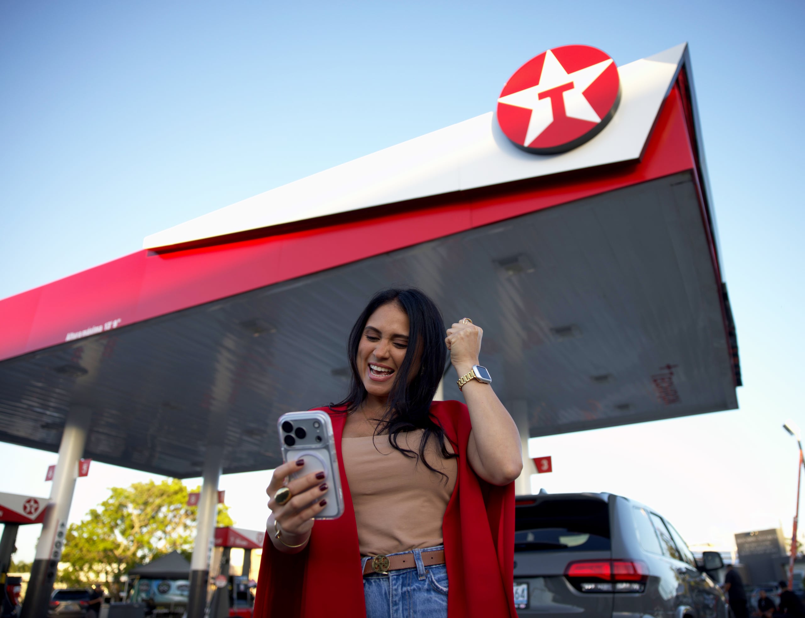 Suma Puntos Estrella para obtener gasolina o productos en la tienda gratis.