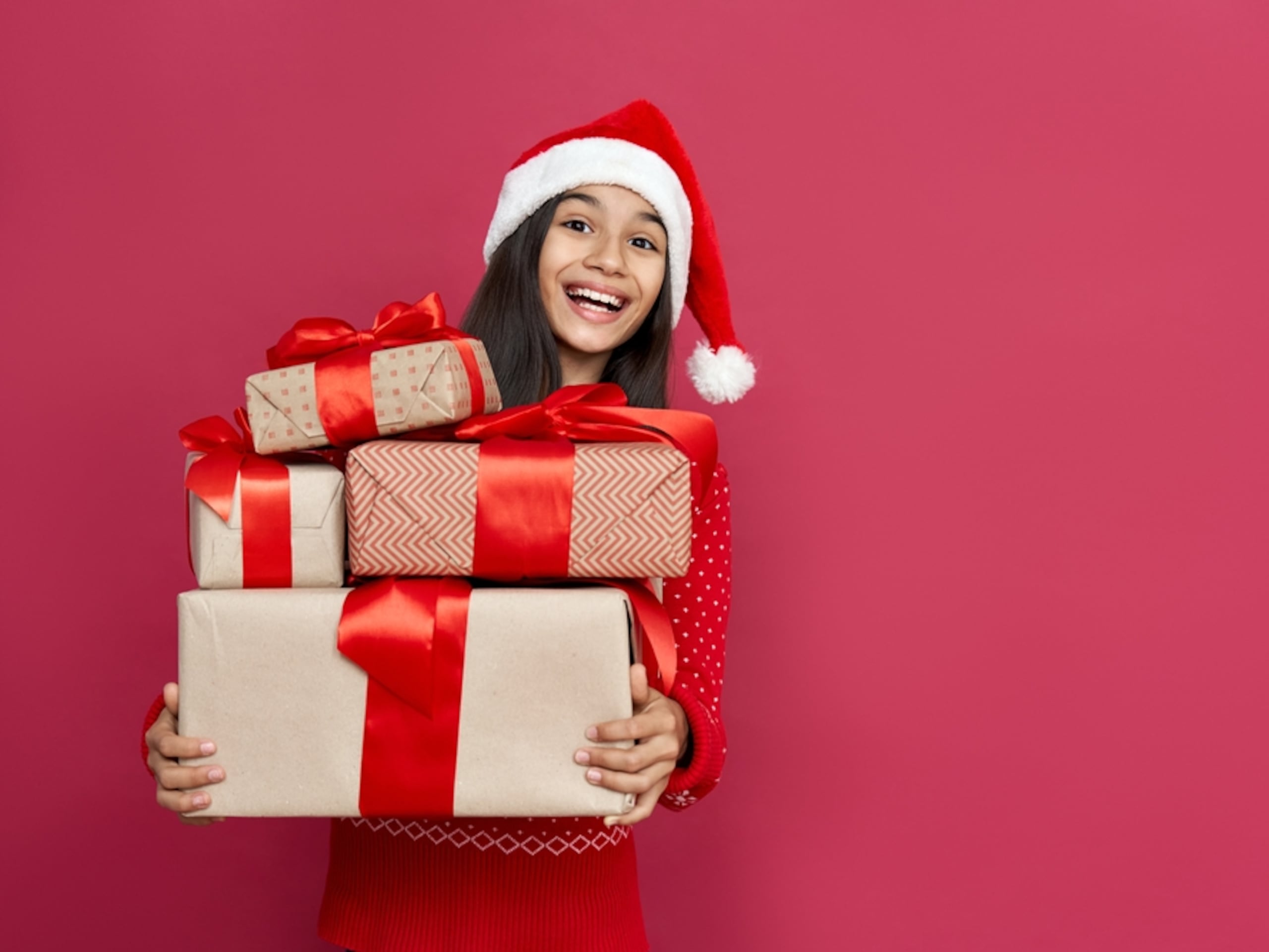 Busca los juguetes y regalos de entretenimiento más buscados para esta época navideña para que tomen nota y puedan salir a darle la mano a Santa.