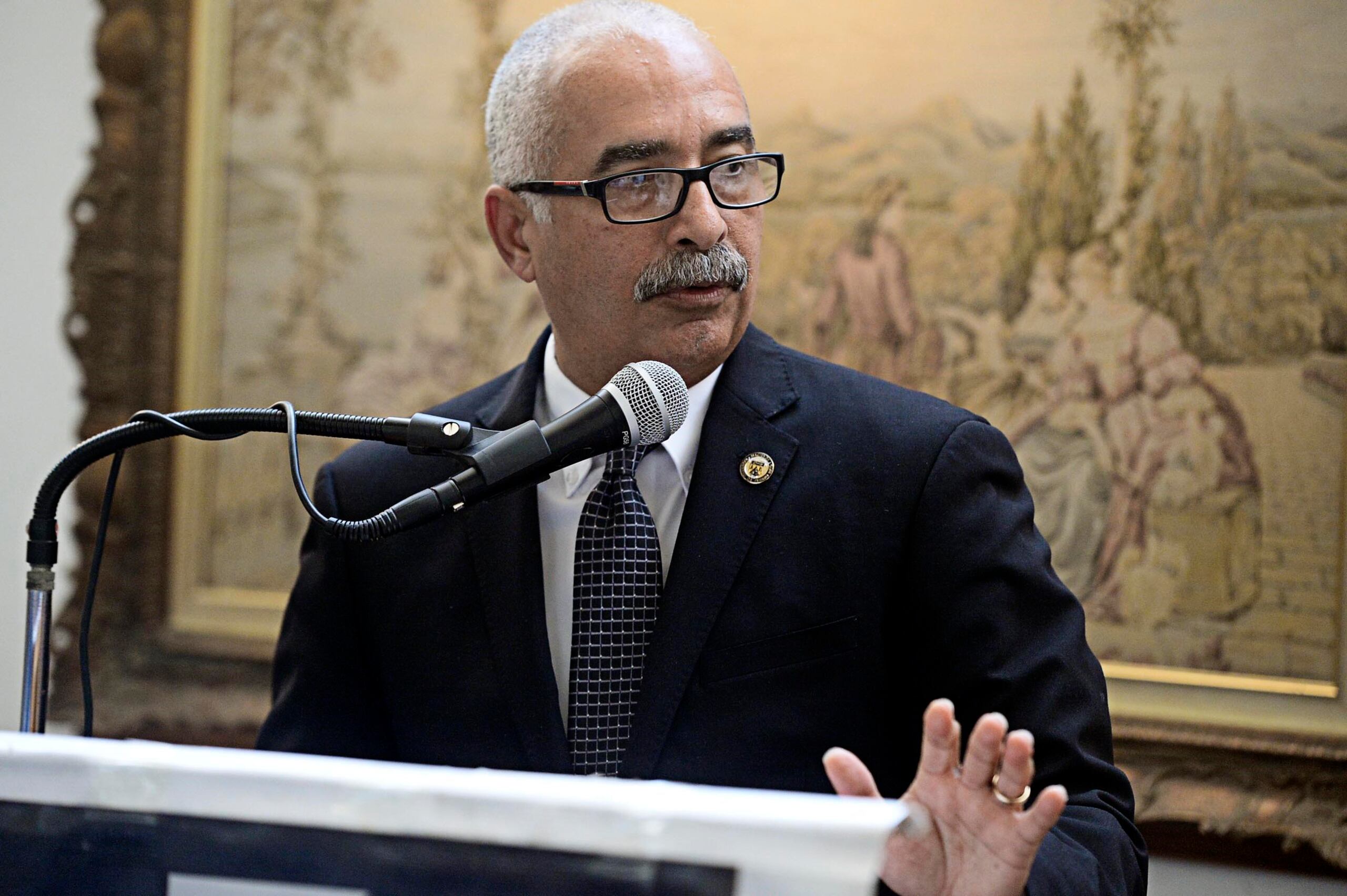 El secretario advirtió que le caerá "todo el peso de la ley" al responsable de la falla técnica. (Archivo / GFR Media)
