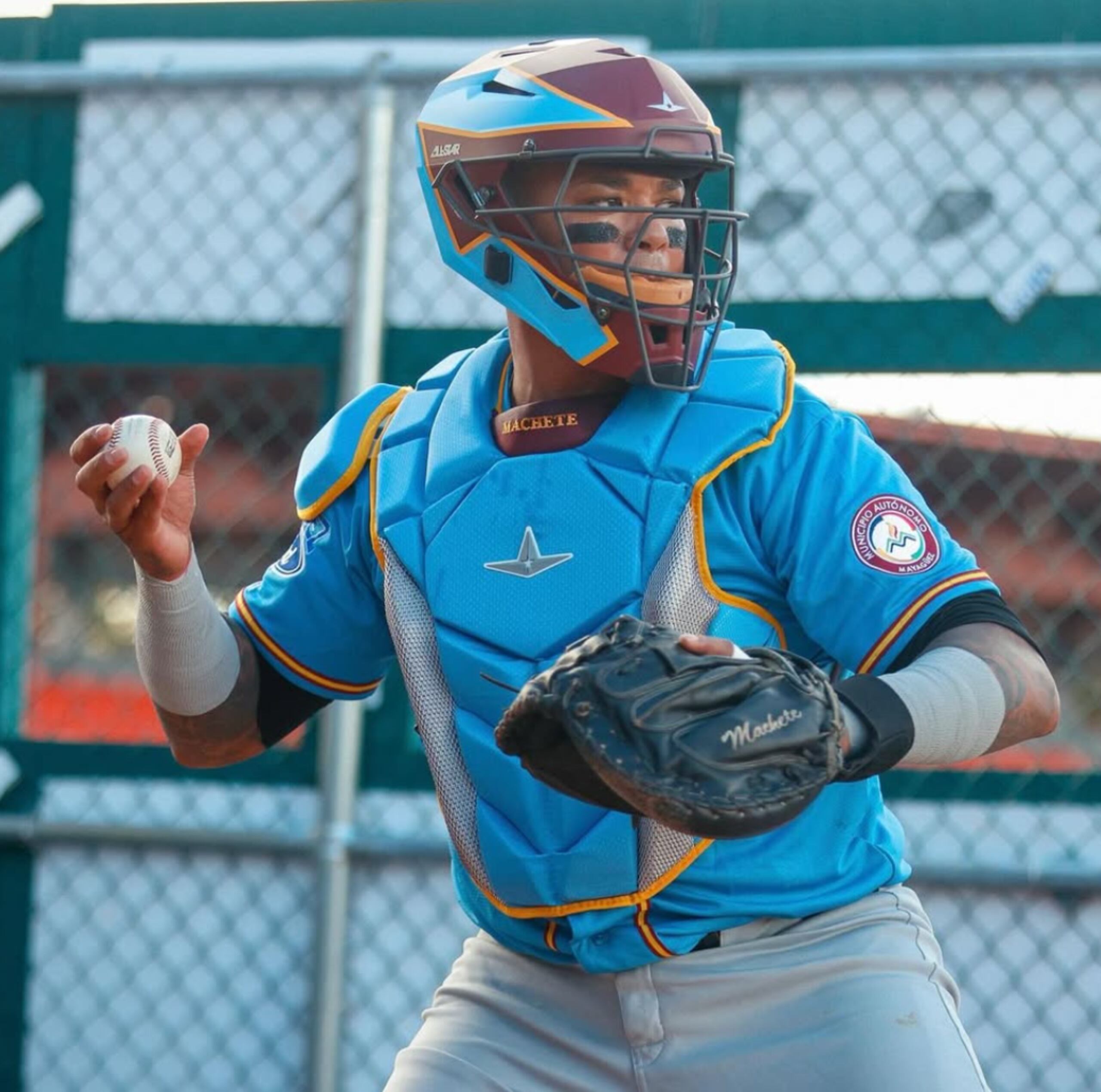Martín "Machete" Maldonado en su primer partido con los Indios de Mayagüez de la temporada 2024-25 de la Liga de Béisbol Profesional Roberto Clemente (LBPRC).