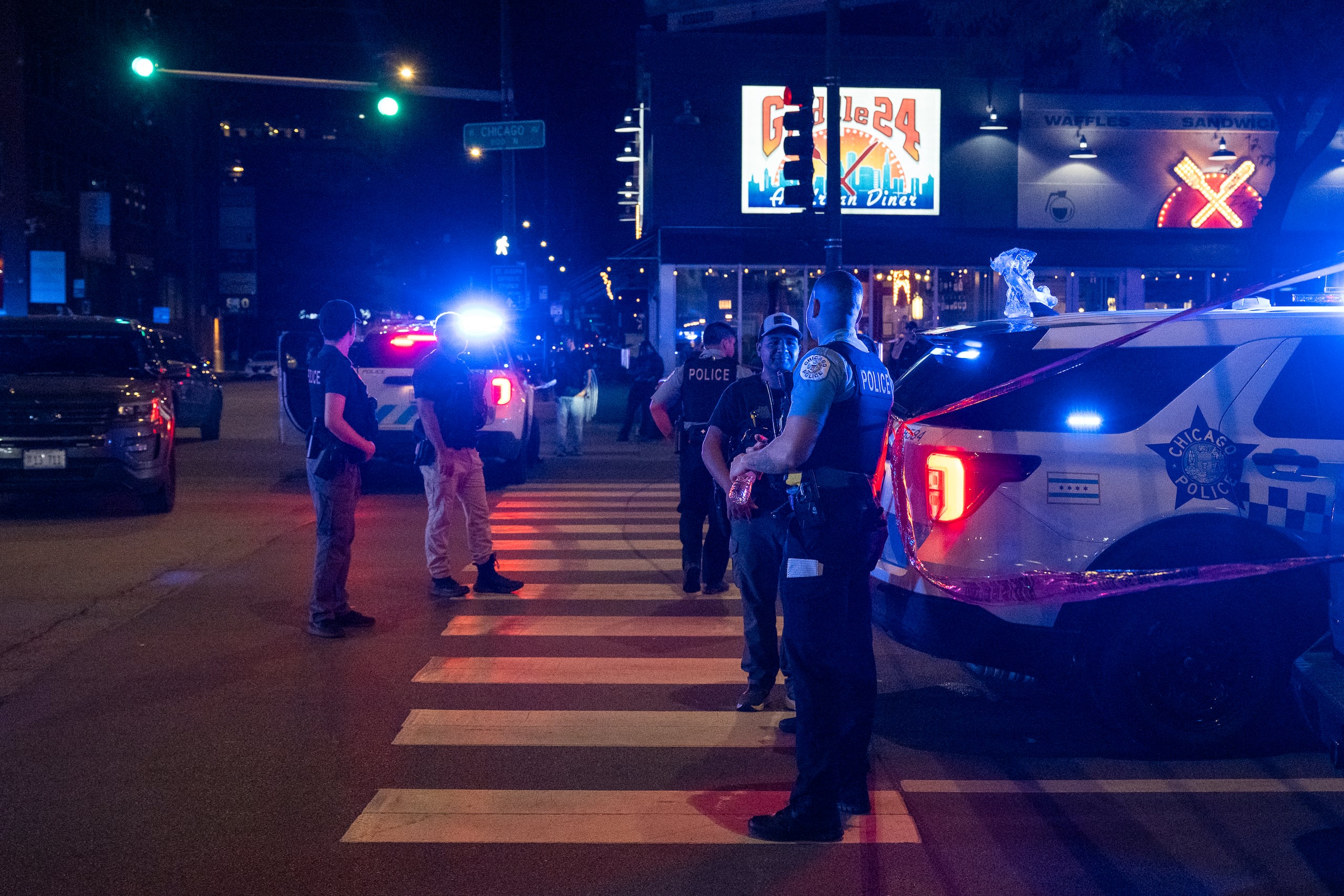 El agente Julio García, de la Policía de Chicago, dijo que la policía proporcionaría reportes adicionales a medida que estuvieran disponibles.