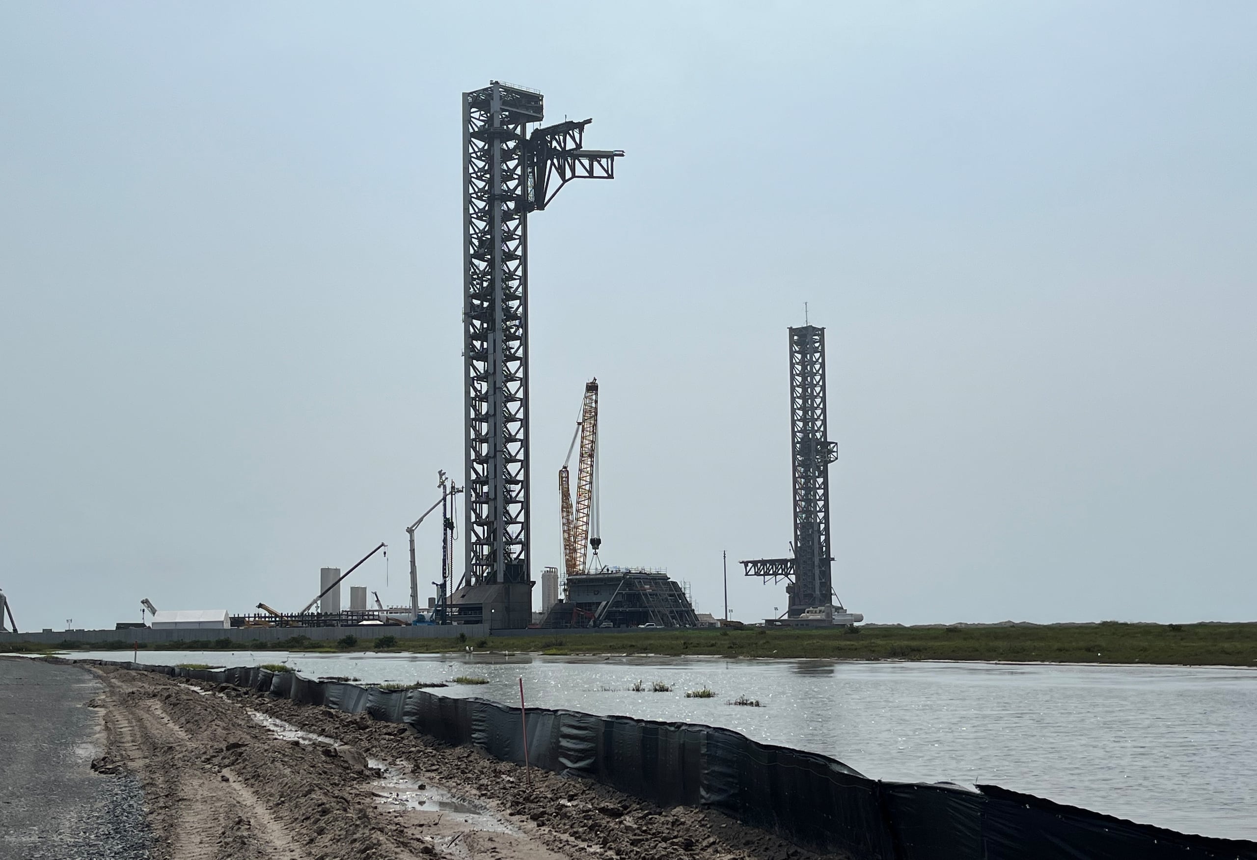 La ahora ciudad Starbase pretende cambiarlas normas de planeación para permitir la construcción de "edificios residenciales, oficinas y comercios.
