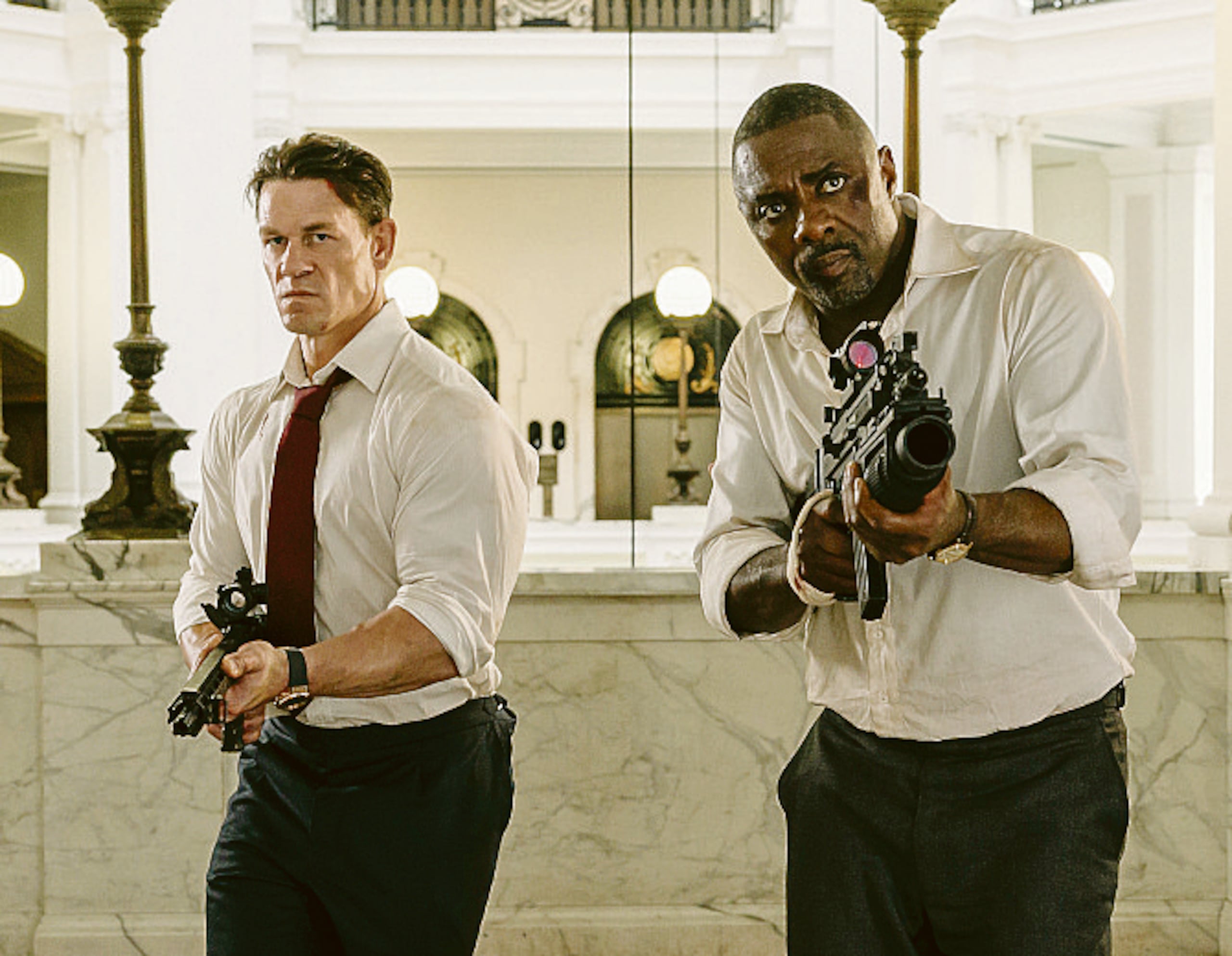 Cena interpreta al presidente de Estados Unidos, mientras que Elba personifica al primer ministro del Reino Unido en "Heads of State".