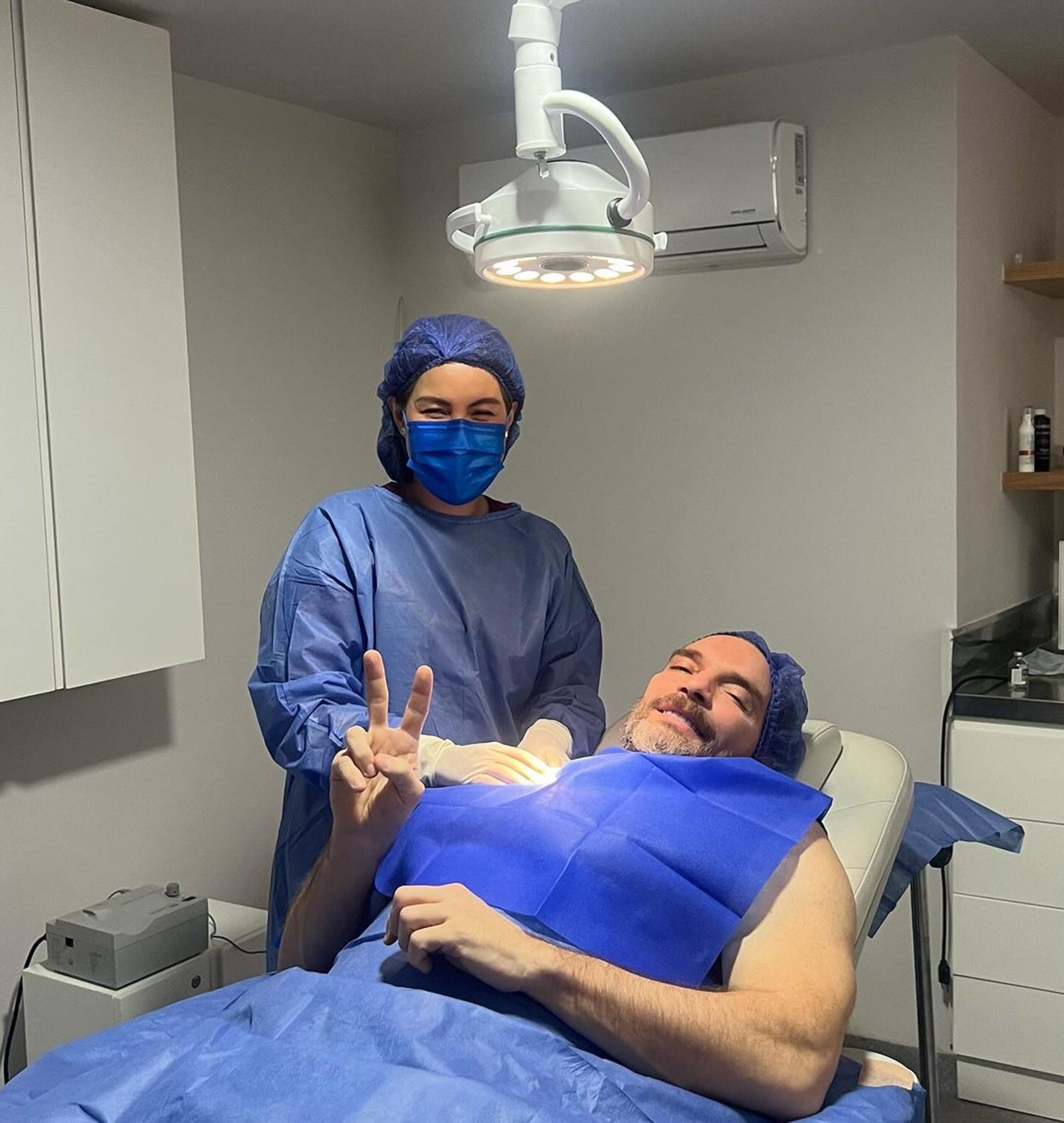 El actor Julián Gil es operado por segunda ocasión por cáncer en la piel.
