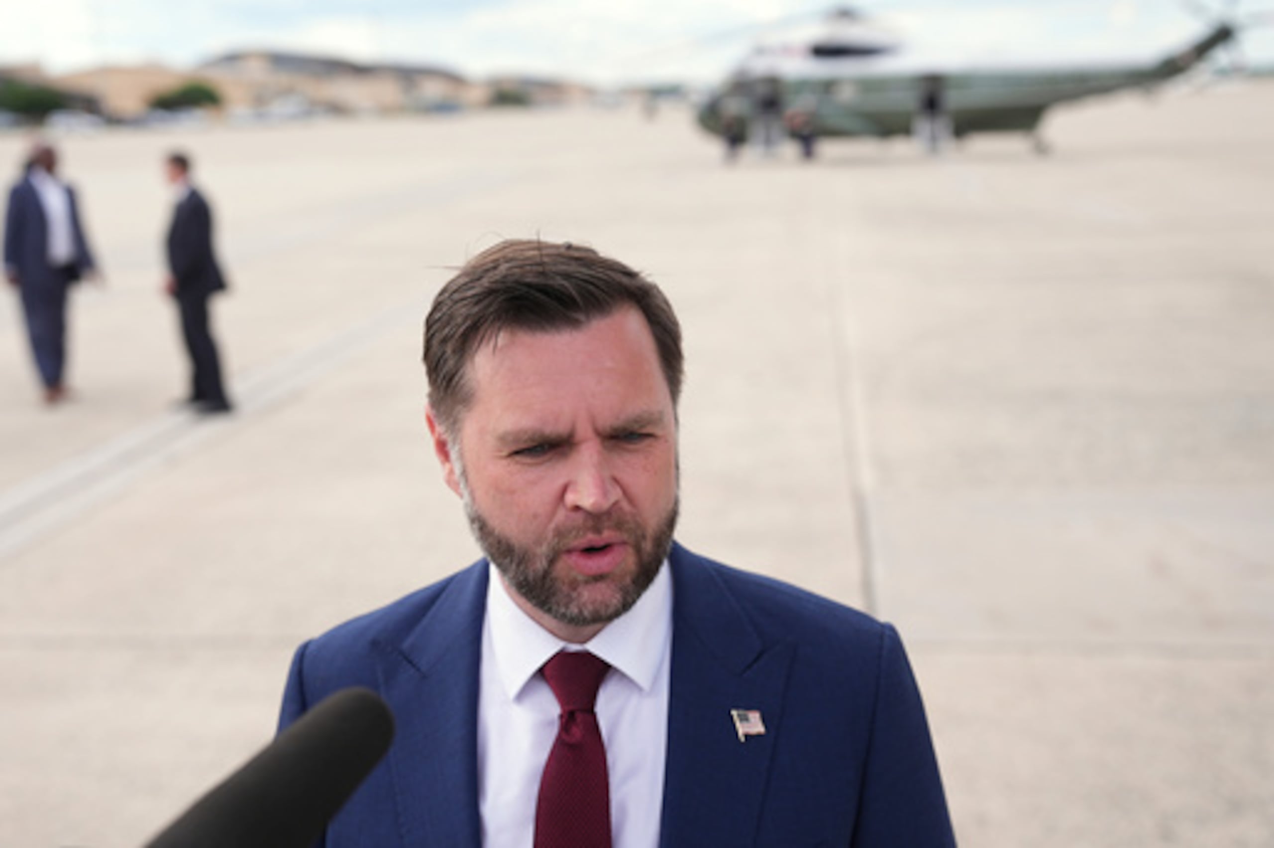 Vance anunció que planea viajar a Suiza para conversaciones sobre el acuerdo con Irán.
