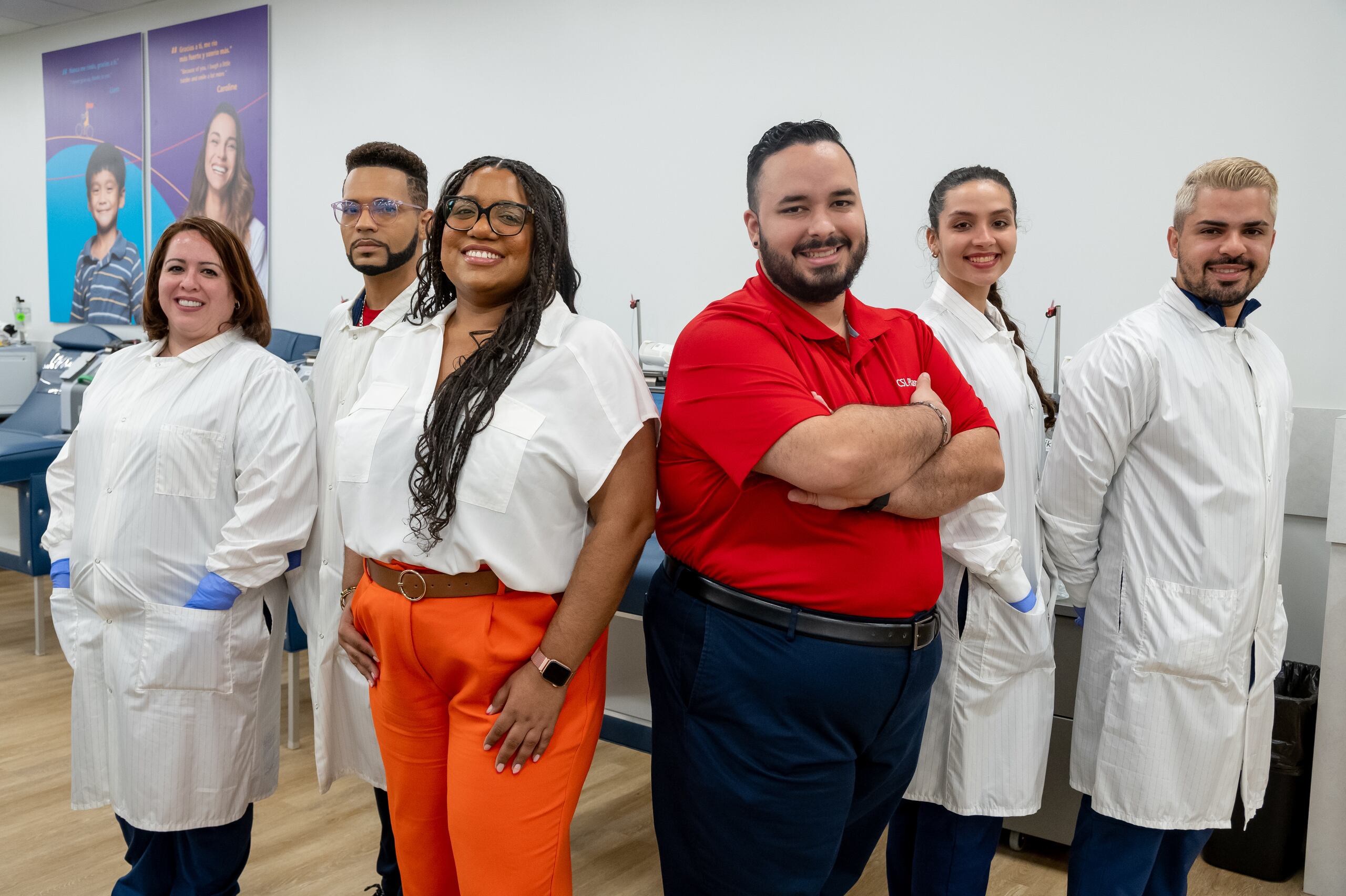 Izq a derecha Myrna Nazario/Medical Staff Associate, Miguel Alvarado/Medical Staff Associate, Madai Mateo/Assistant Center Manager, Jorshuam Rivera/Assistant Center Manager, Kimberly Lorenzana/Medical Staff Associate y Elvin Rodriguez/Medical Staff Associate.