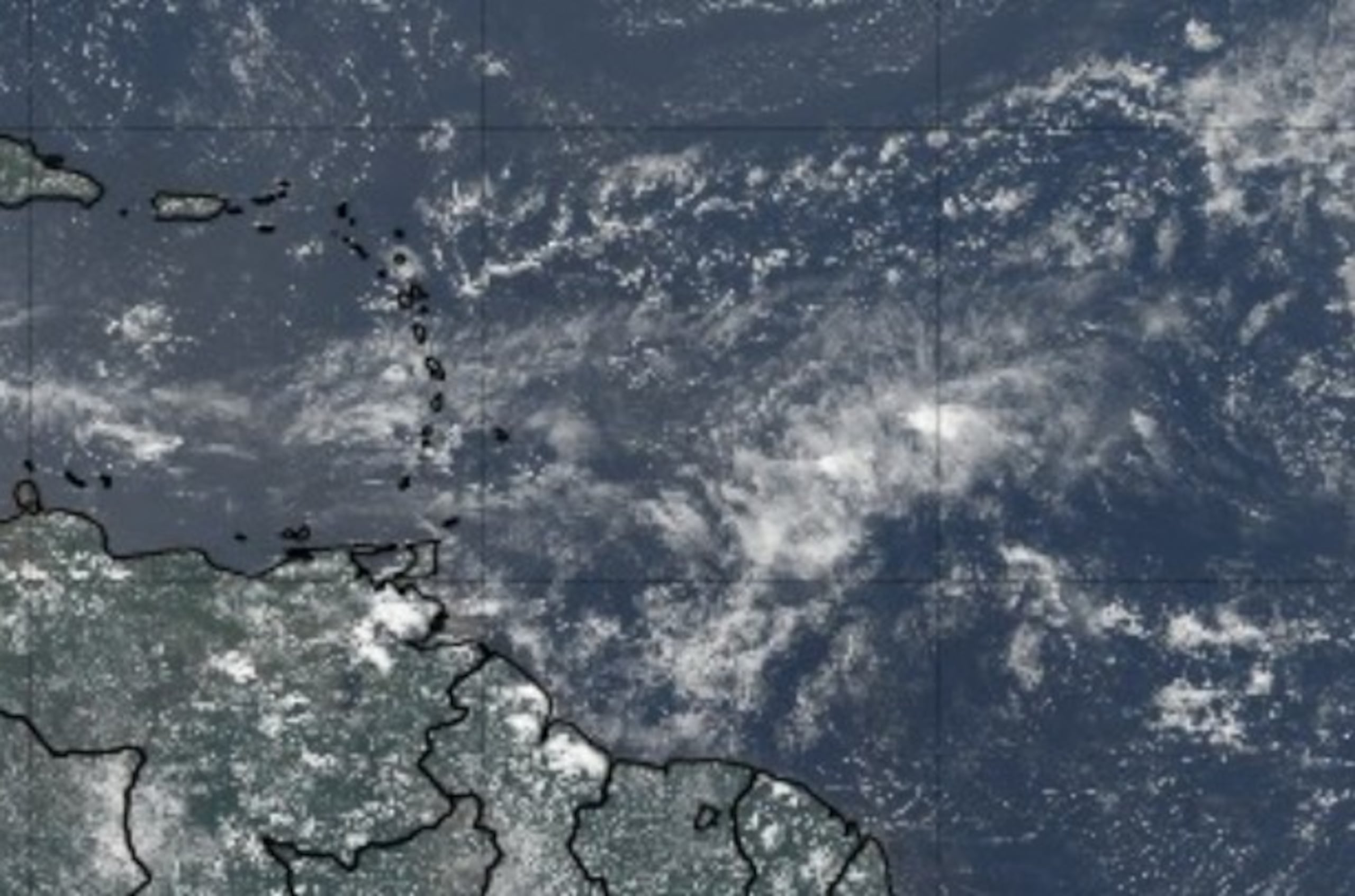 Onda tropical camino al Caribe.