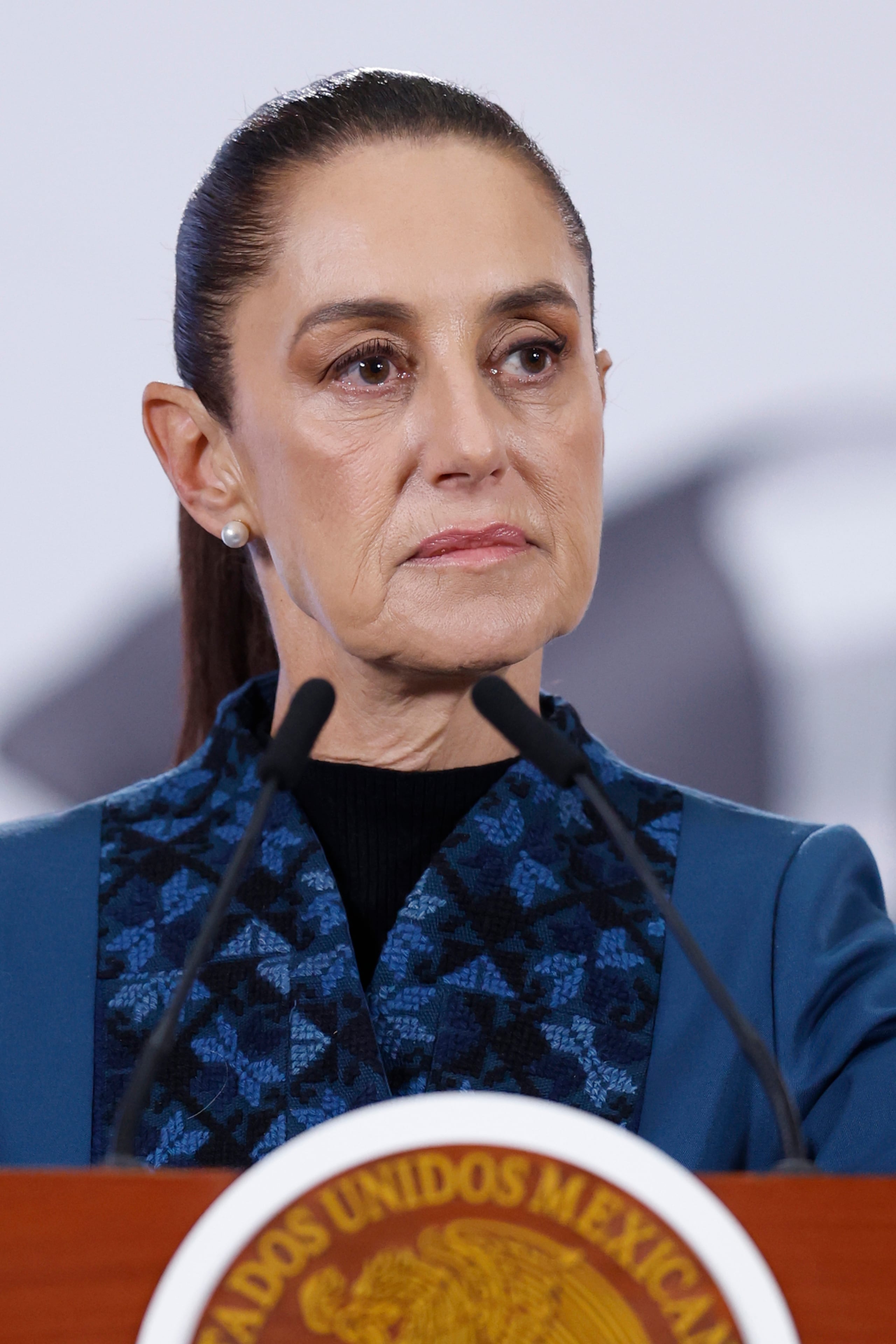 Según Sheinbaum, uno de los buques de la Marina vigiló la ruta de un carguero que ya logró arribar a Cuba, pero la pérdida de contacto se registró con las otras dos embarcaciones más pequeñas.