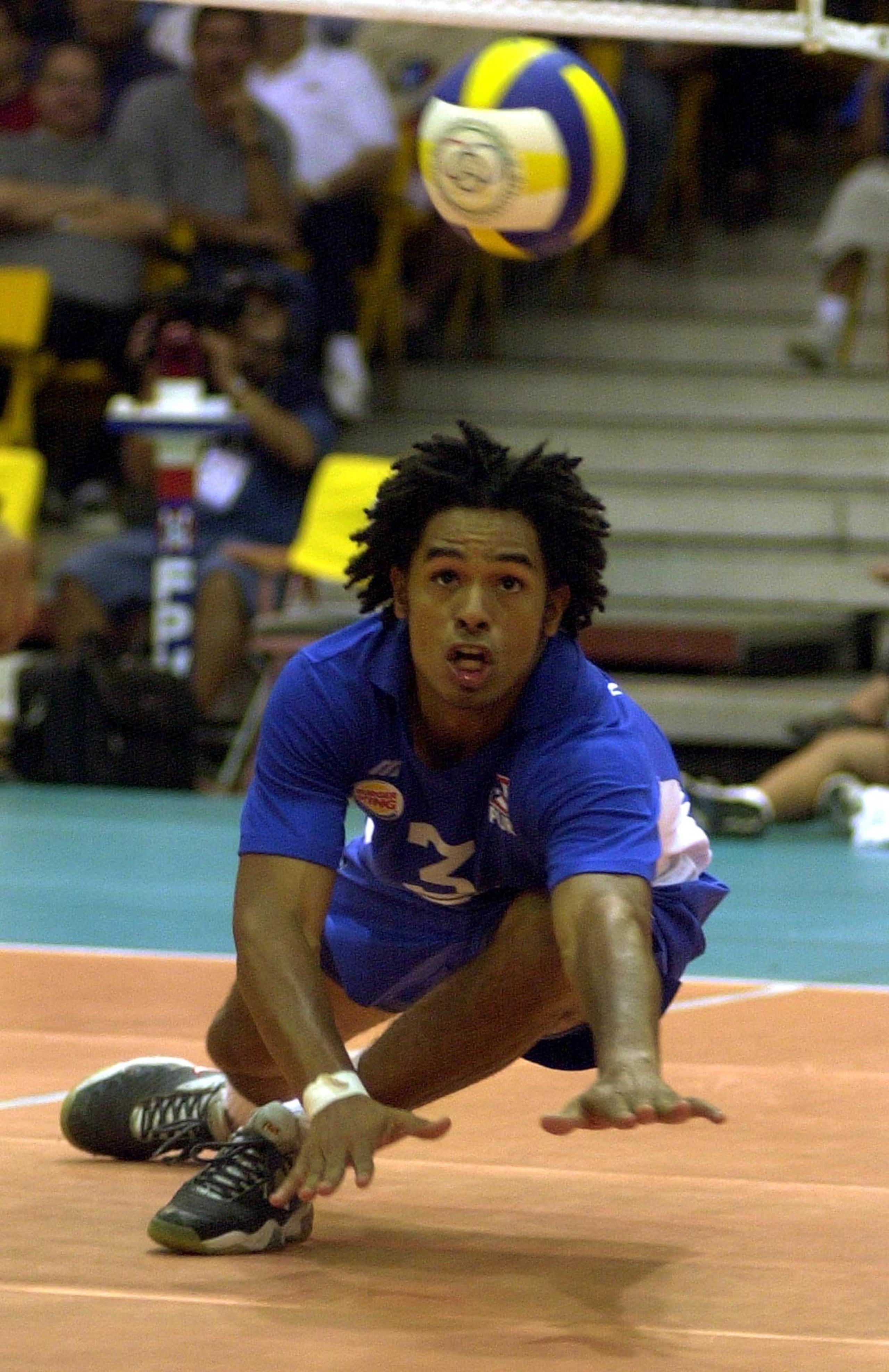 El dirigente nacional Ossie Antonetti (en una foto de su etapa como jugador) fue parte del seleccionado de voleibol que conquistó el oro en San Salvador 2002.