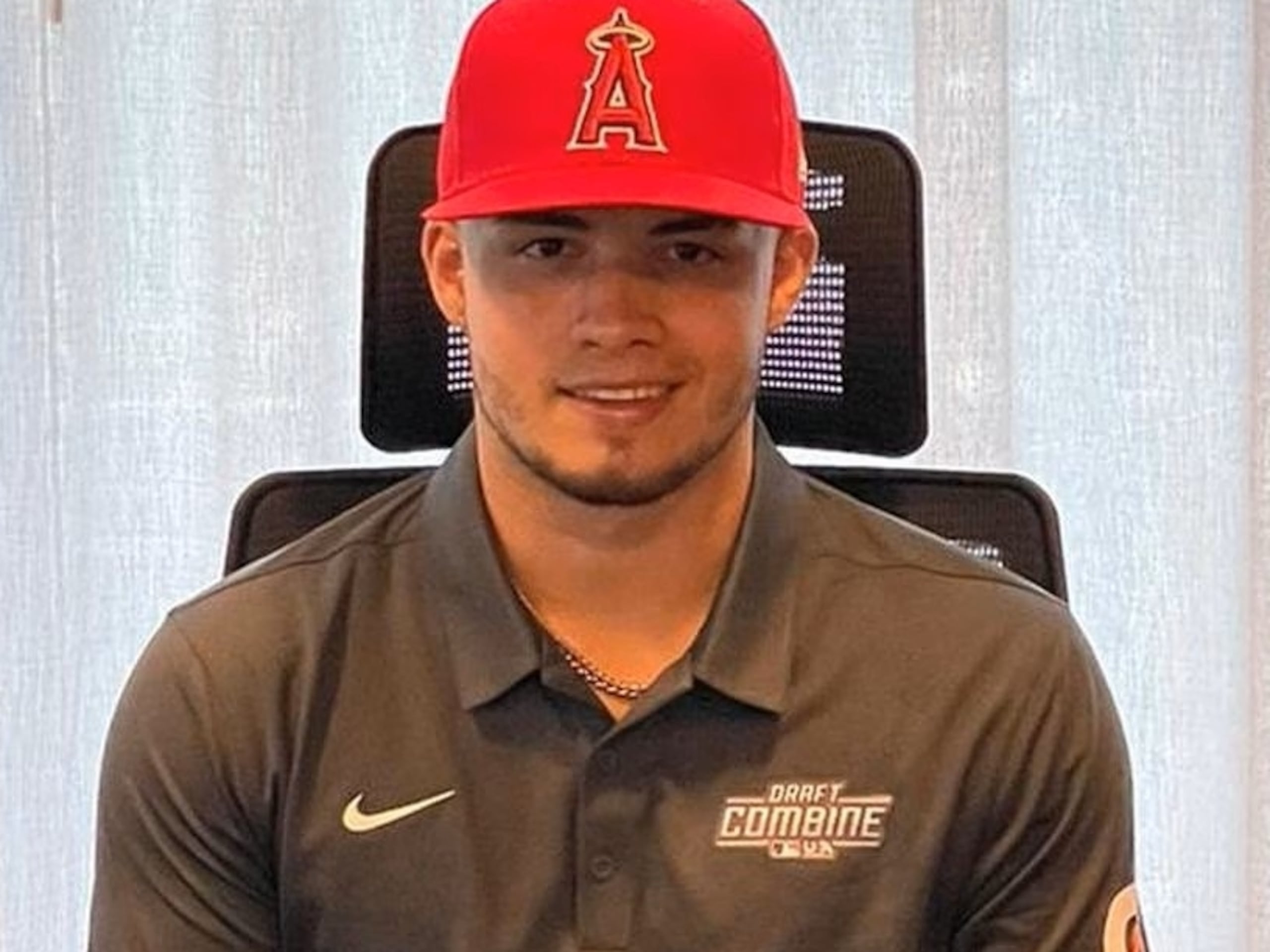 Lucas Torres Vázquez fue firmado en el 2021 por los Angels de Los Ángeles.