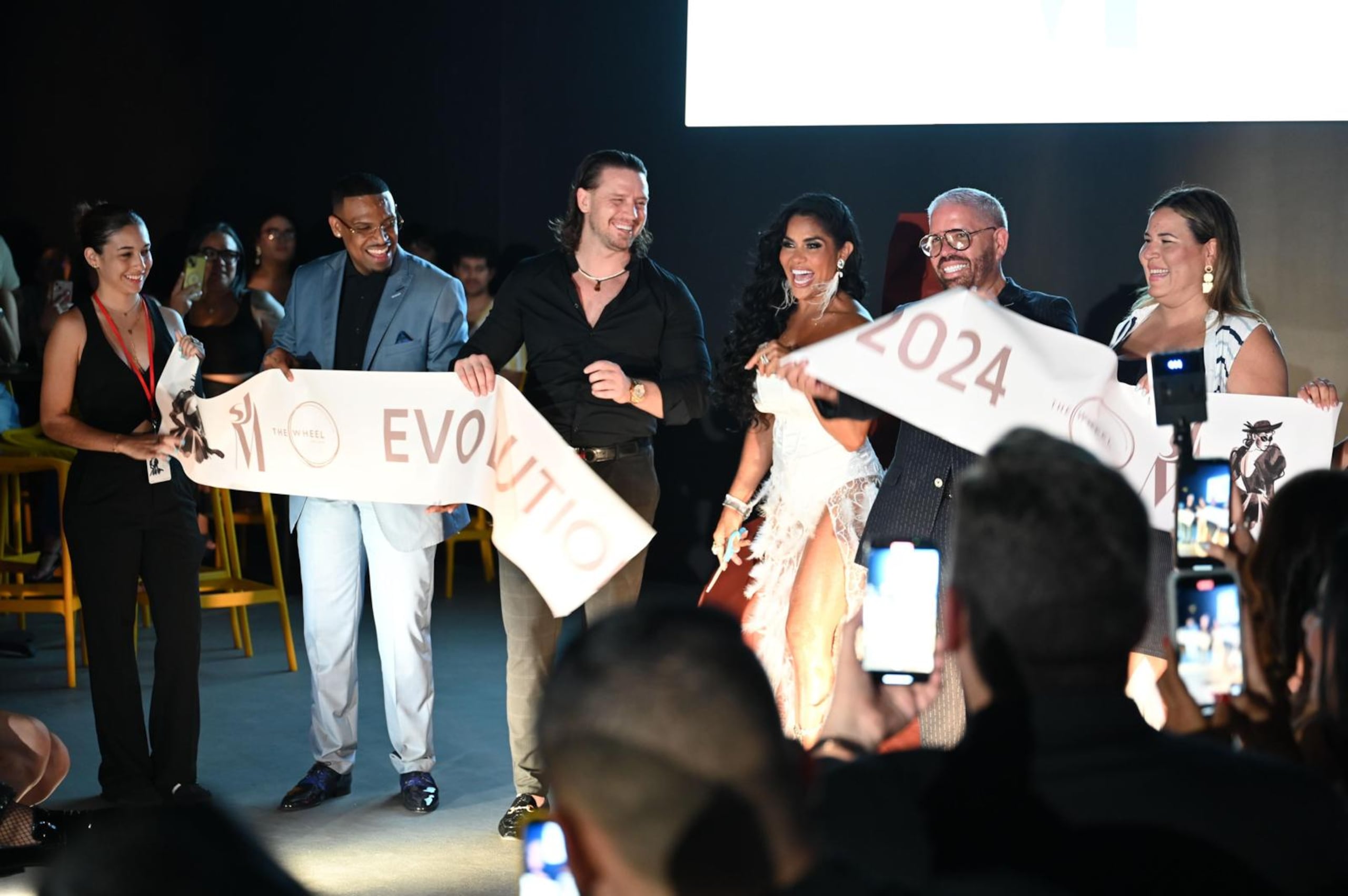 La nueva edición de San Juan Moda arrancó con un reconocimiento a la ganadora de "La Casa de los Famosos 4".