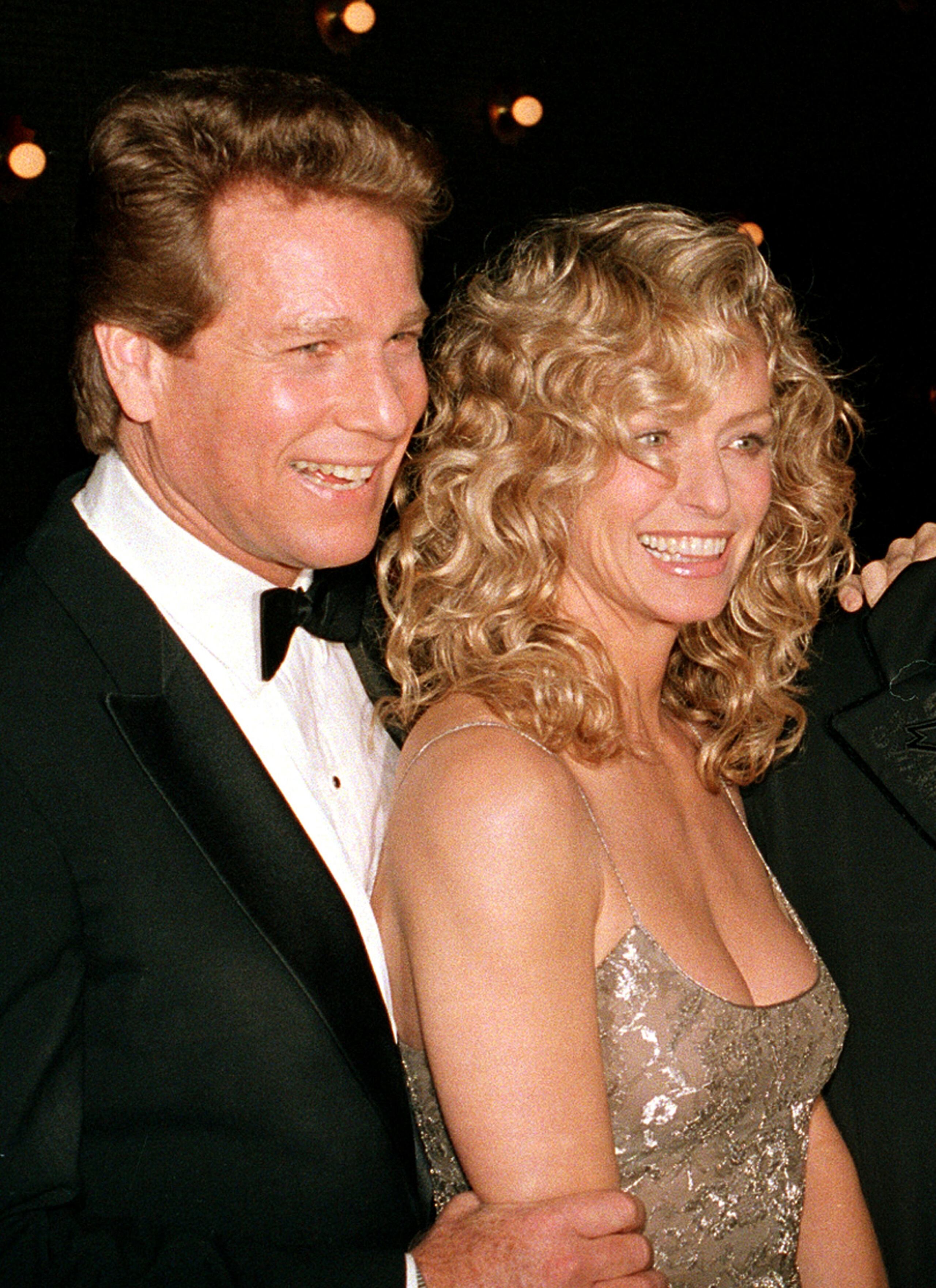 Ryan O'Nealfue pareja de Farrah Fawcett por mas de 30 años y padre de la actriz Tatum On'eal, quien ganó un Oscar al protagonizar a su lado la película “Paper Moon” en 1973.
