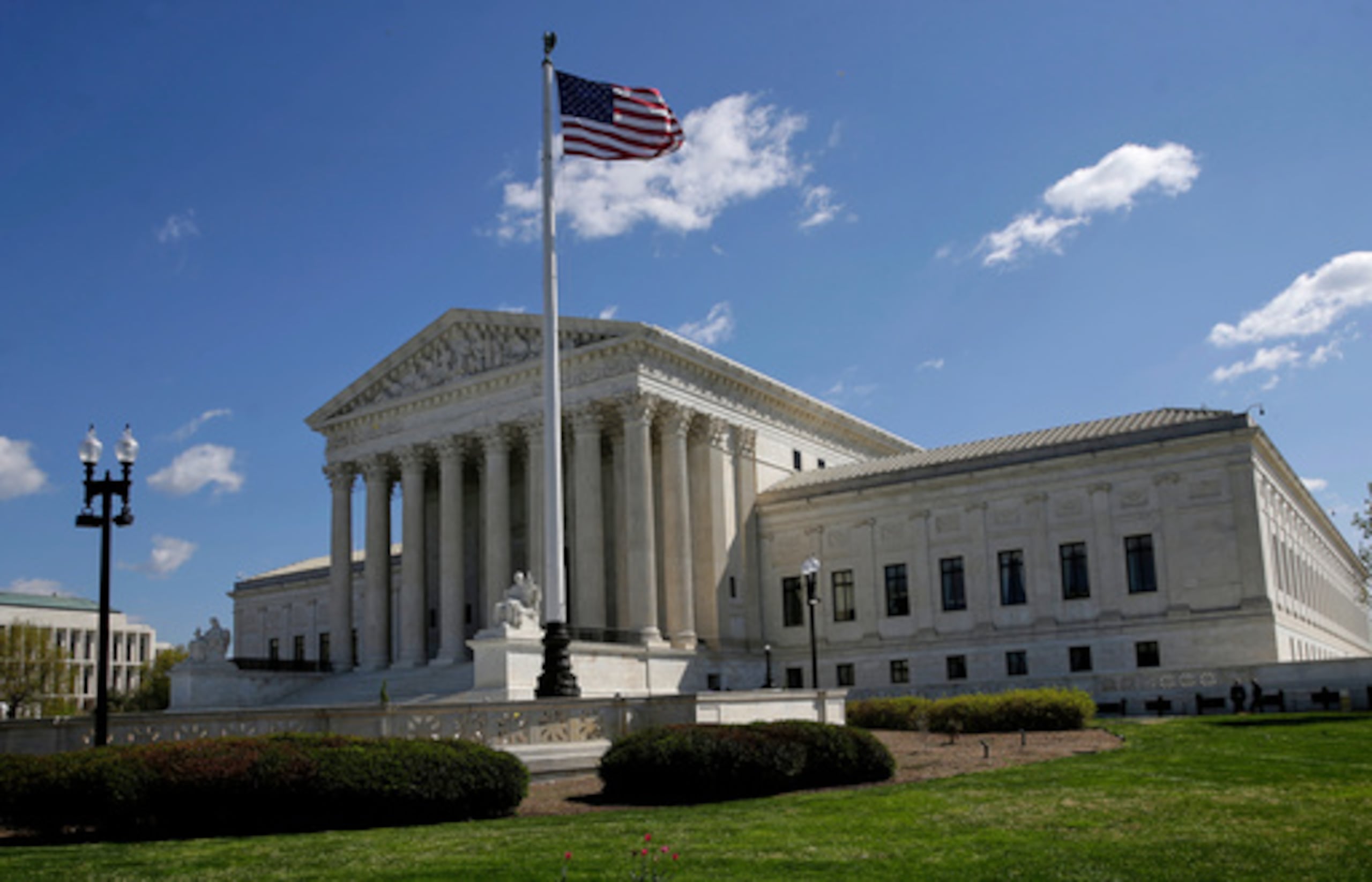 El Tribunal Supremo de EE.UU. se ve en Washington, el martes 7 de abril de 2026, en Washington. (AP Photo/Rahmat Gul)
