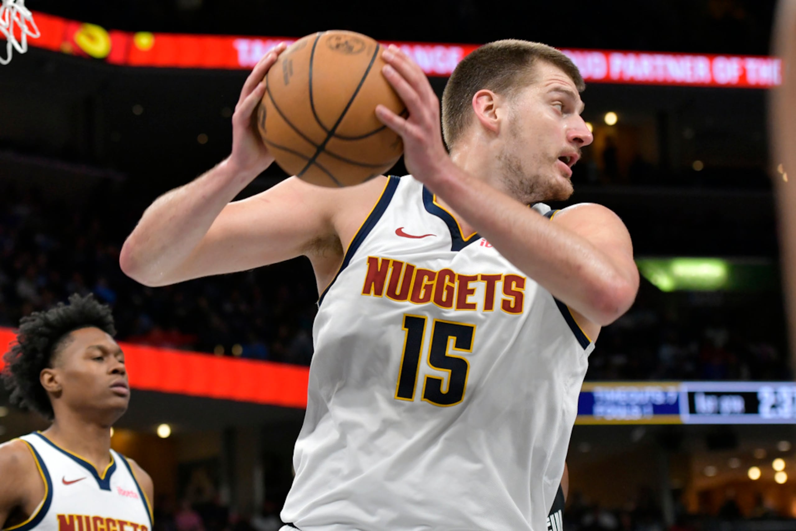 Nikola Jokic y los Nuggets enfrentarán a los Lakers en la primera ronda.
