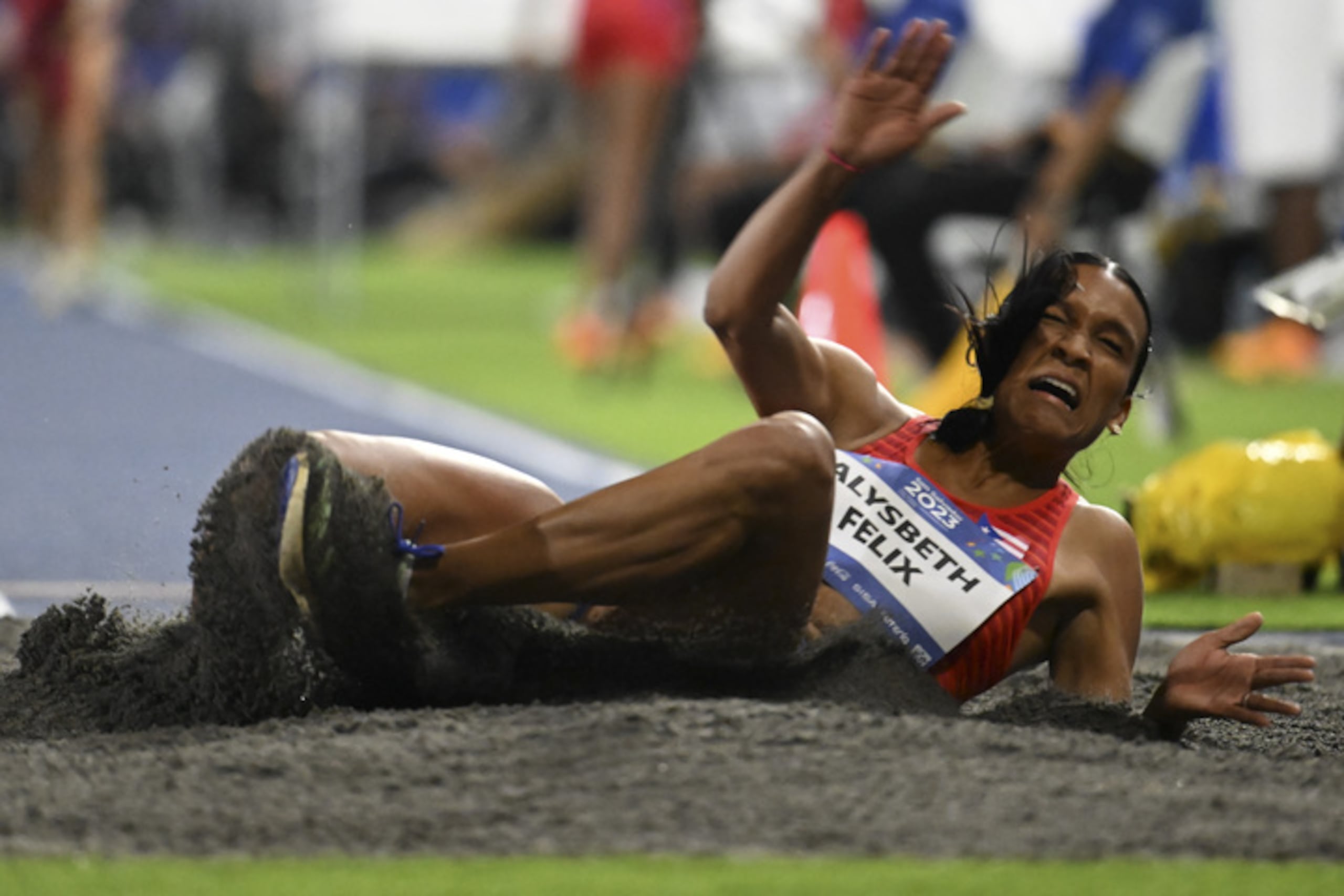 Alysbeth Félix logró la medalla con un salto de 6.44 metros. Lo hizo en su tercero de seis intentos.