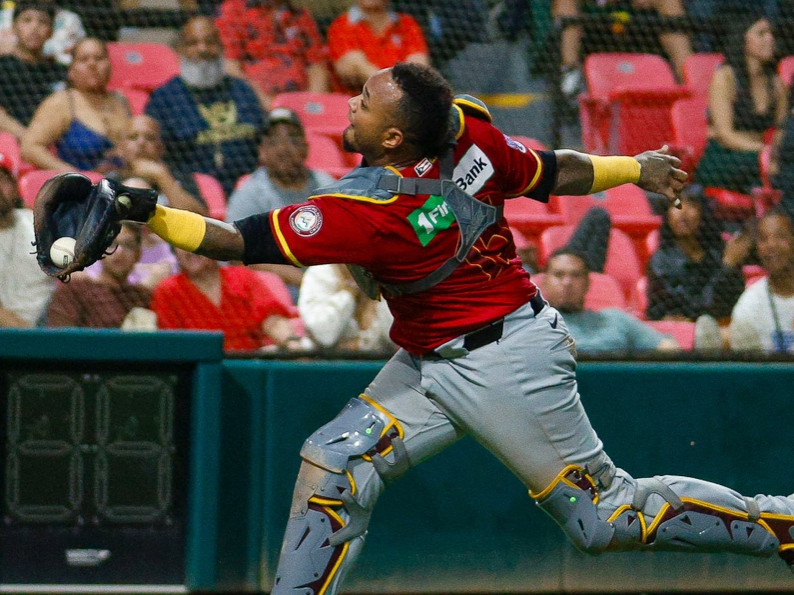 Martín "Machente" Maldonado está activo en la Liga Béisbol Profesional Roberto Clemente con los Indios de Mayagüez (LBPRC).