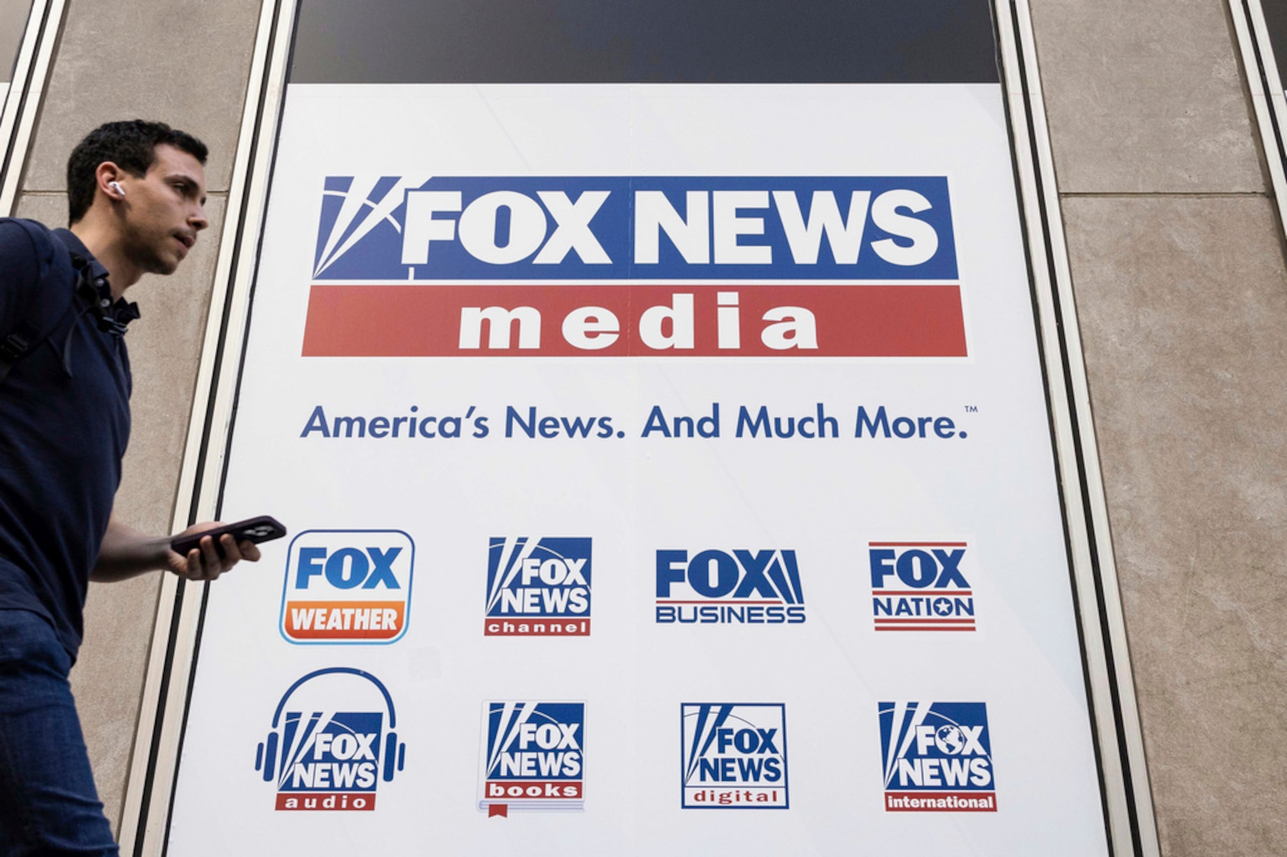 El acuerdo aún necesita la aprobación de los accionistas de Fox y Roku, así como la aprobación regulatoria.