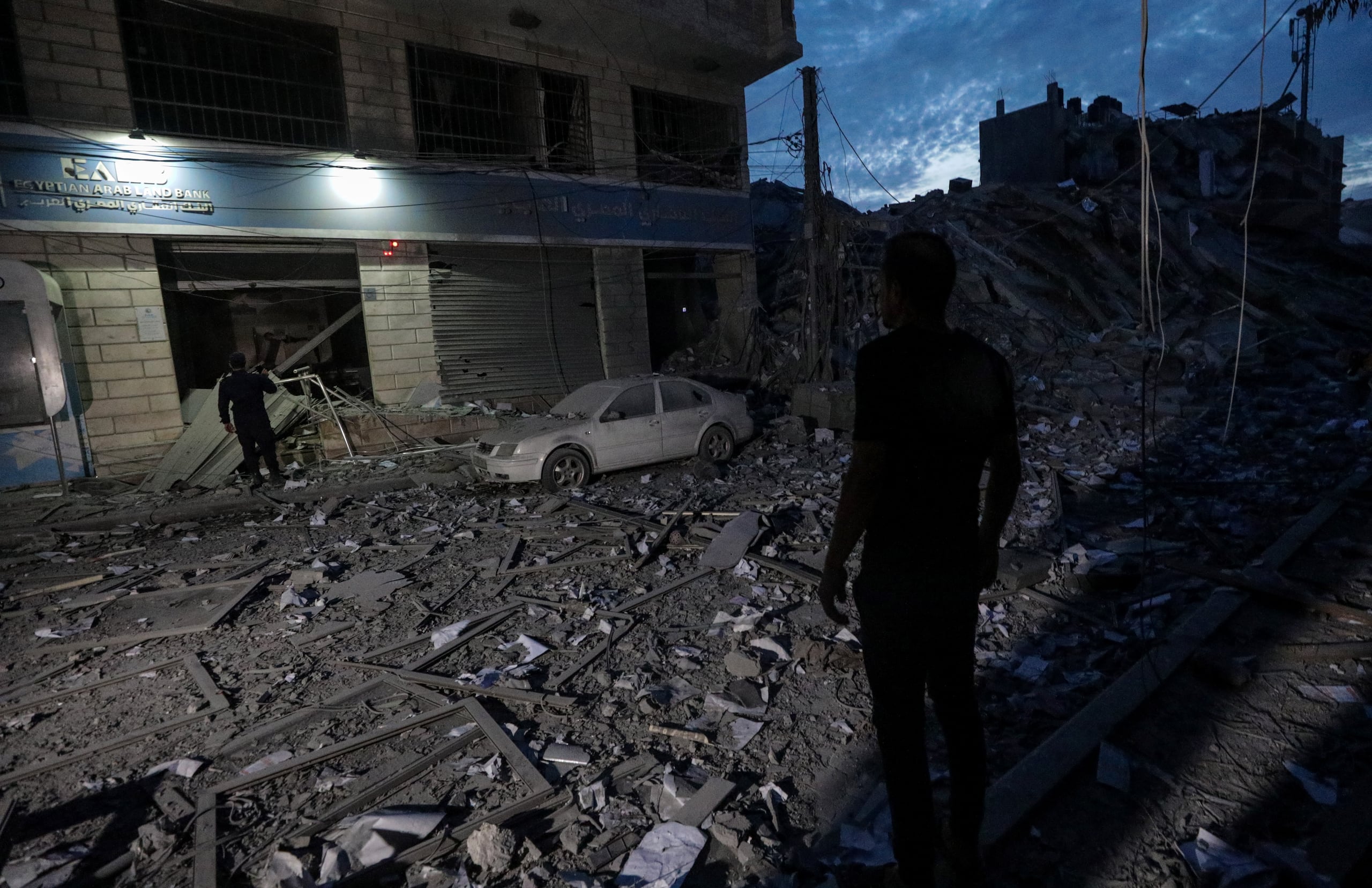 A pesar del llamado de Netanyahu, los gazatíes no tienen posibilidad de abandonar el enclave, puesto que está bloqueado por Egipto e Israel.