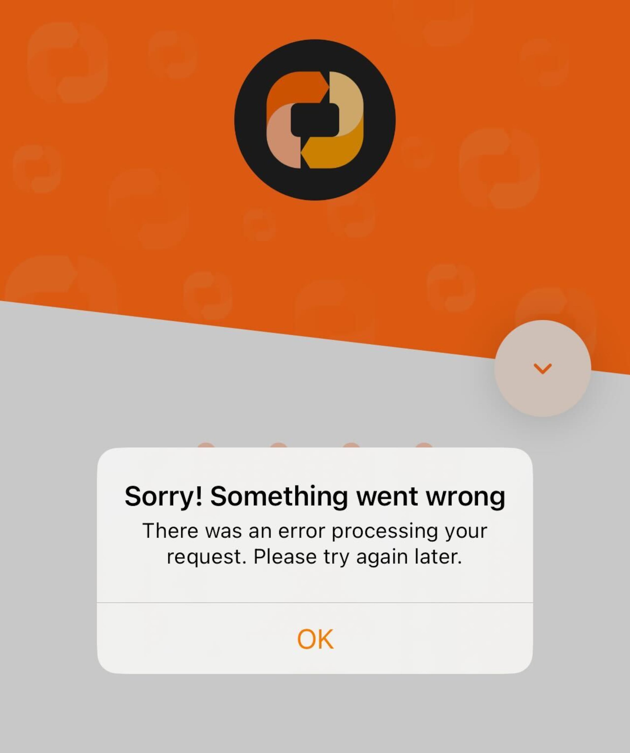 Mensaje que aparece en ATH Móvil al intentar acceder a la aplicación del servicio bancario el 8 de abril de 2025: "¡Lo siento! Algo salió mal. Hubo un error al procesar tu solicitud. Por favor, intenta nuevamente más tarde".