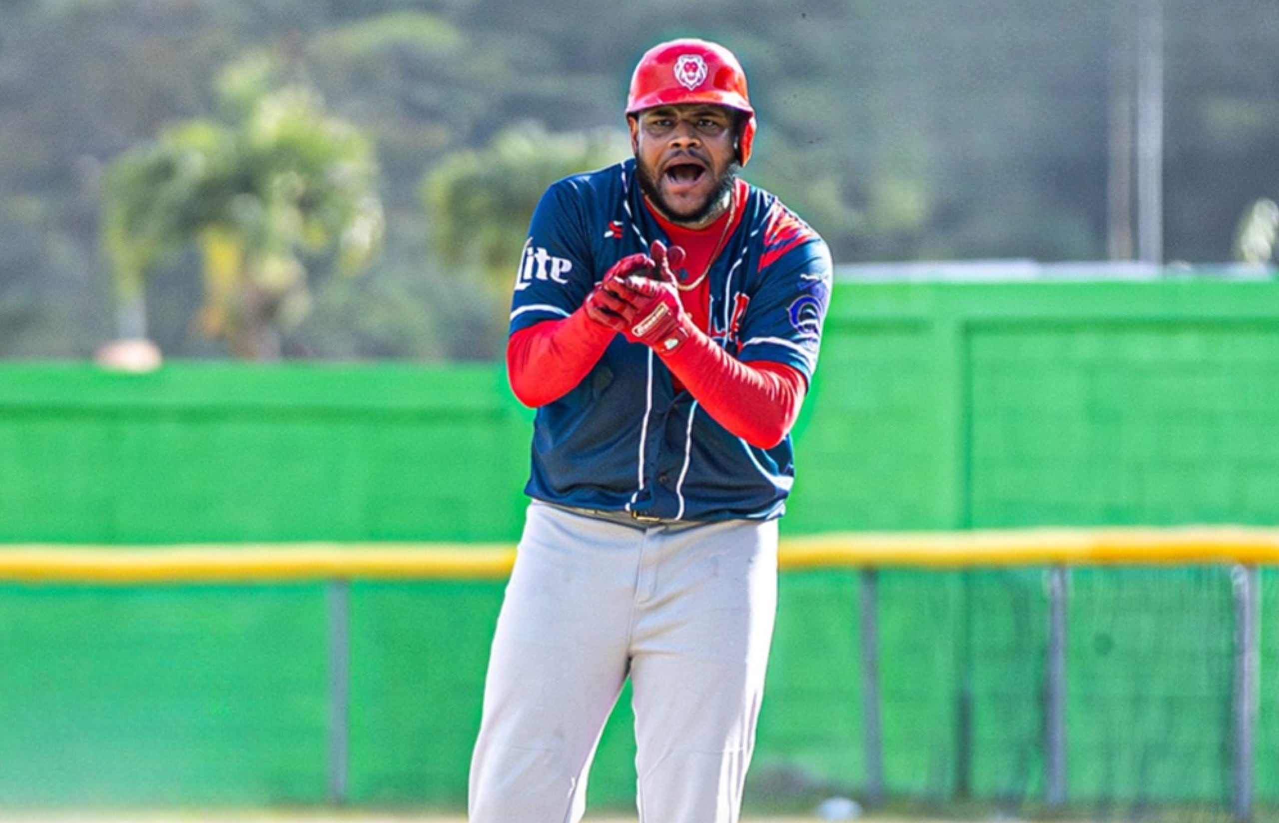 Gerani Colón, de los Leones.
